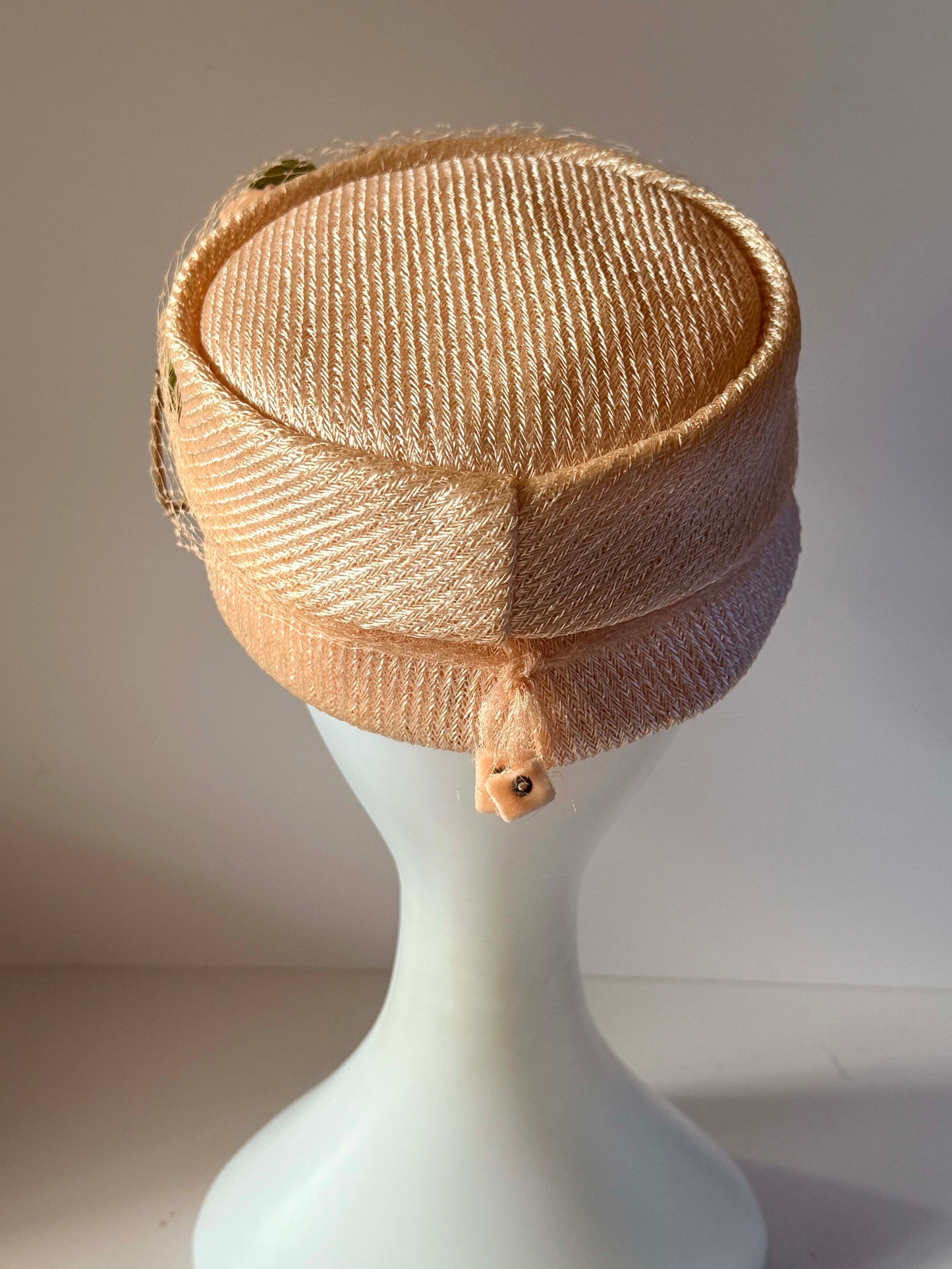 Vintage Peach Straw Pillbox Hat | 1960s Floral Cocktail Hat | Spring Wedding Hat | Easter Church Hat | Vintage Millinery