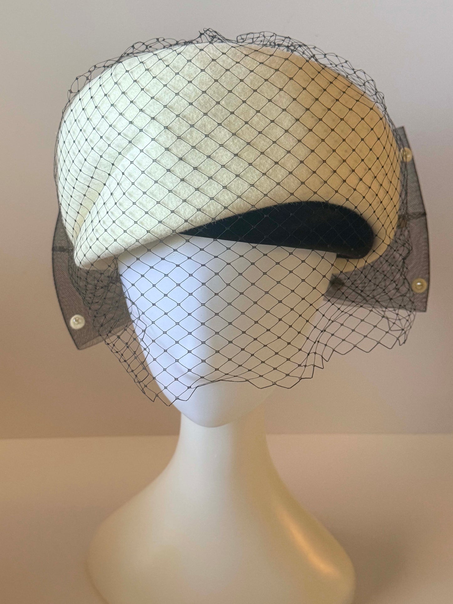 Vintage Anita Pineault Ivory Pillbox Hat with Black Veil – 1950s 1960s Cocktail Hat – Netting Fascinator