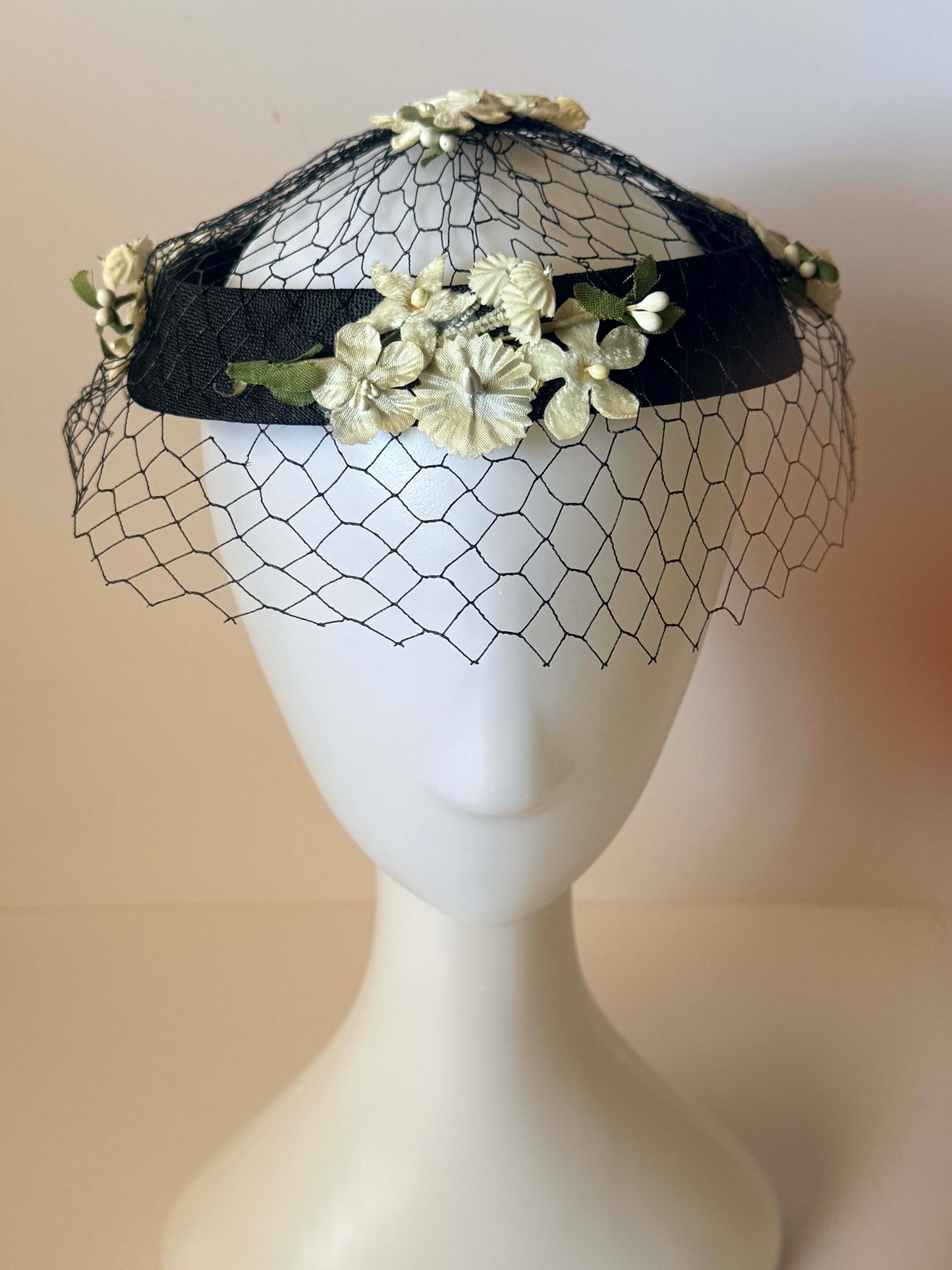 1950s Black and Ivory Floral Veiled Halo Hat |Vintage Cocktail Hat Wedding Mourning Garden Party