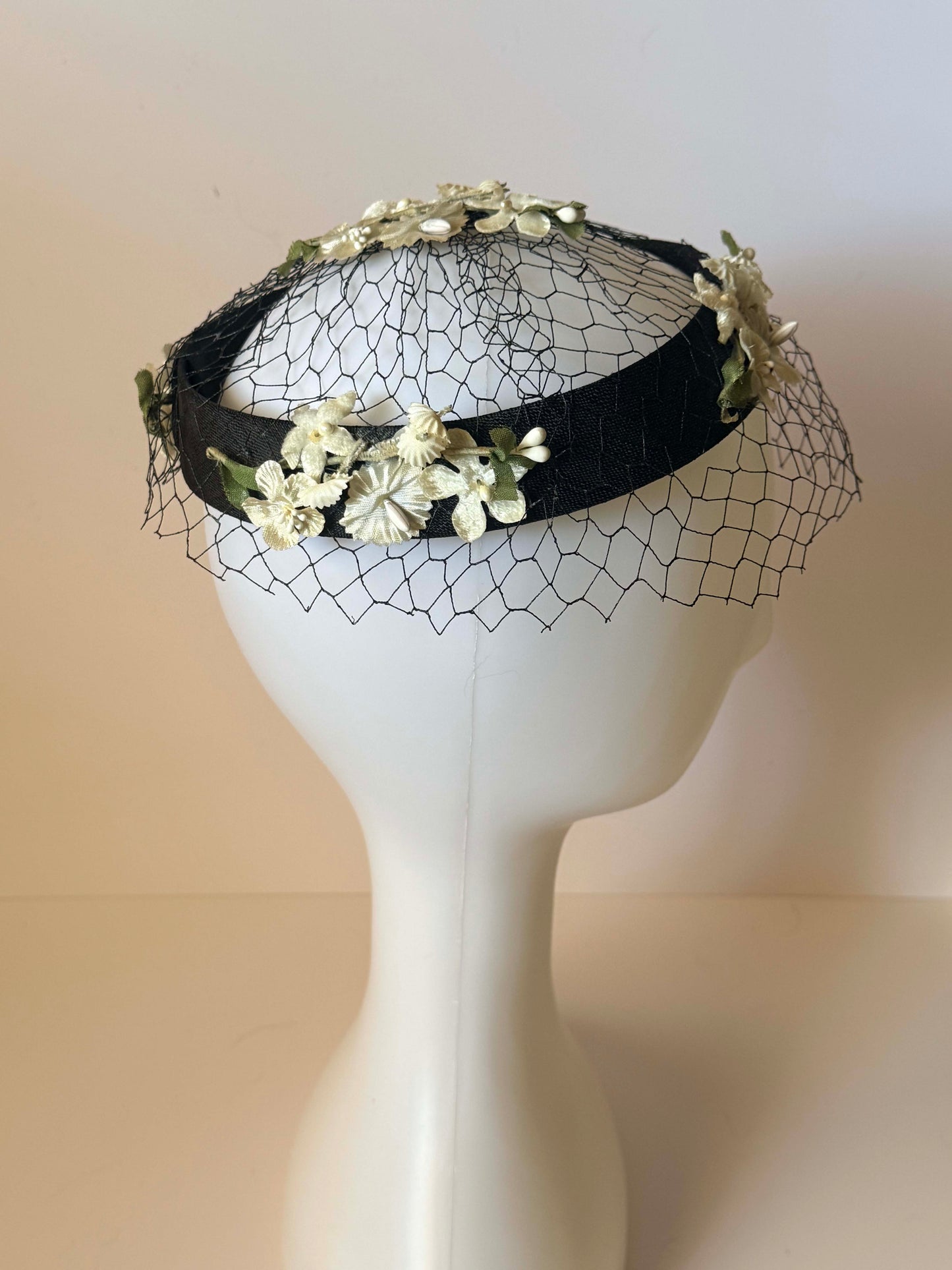 1950s Black and Ivory Floral Veiled Halo Hat |Vintage Cocktail Hat Wedding Mourning Garden Party