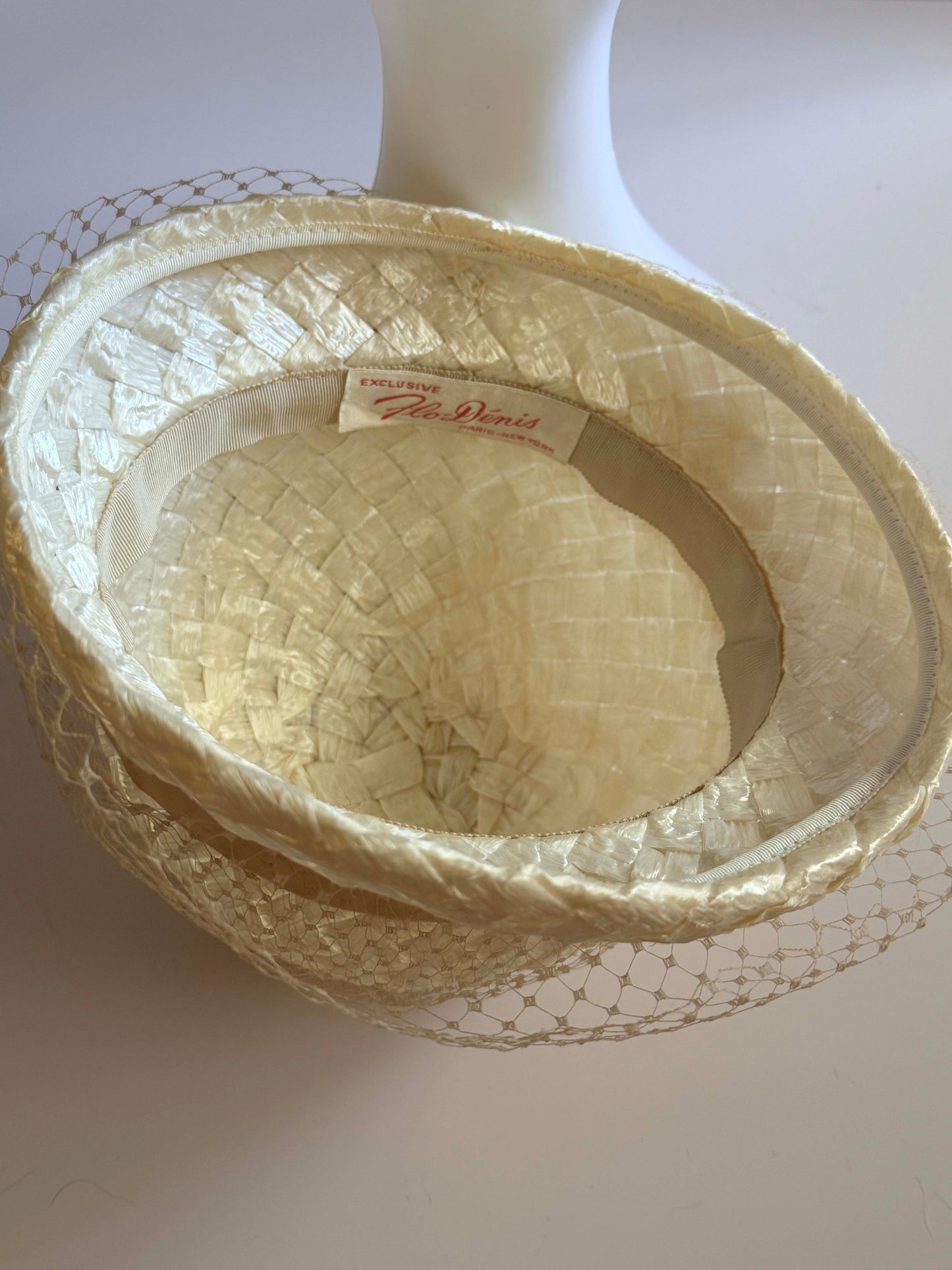 1960s Flo-Denis Straw Cloche Hat Ivory Woven Raffia Veil Bucket Hat Vintage Summer Hat