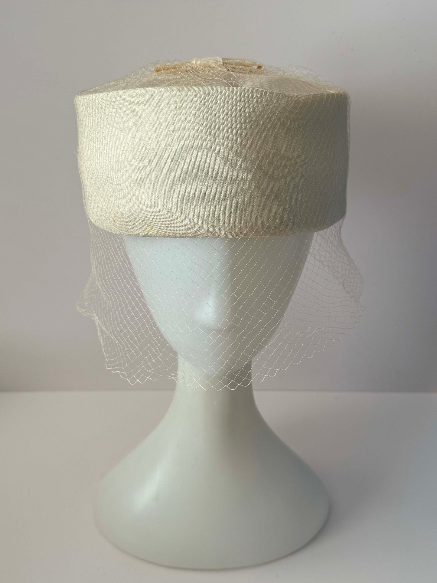 1960s Vintage Ivory Pillbox Hat | Satin Bow Veil Bridal Hat | Mid Century Wedding Cocktail Hat