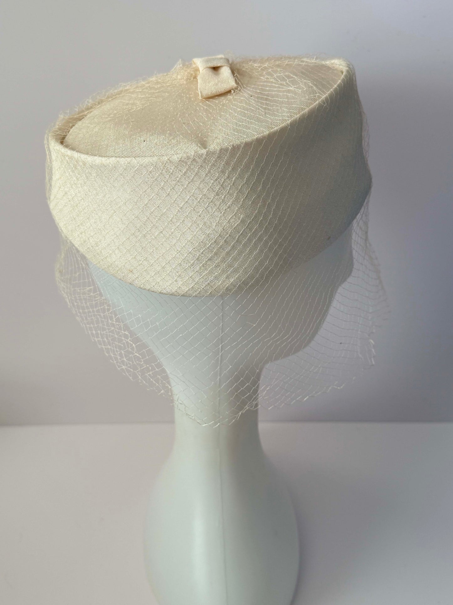 1960s Vintage Ivory Pillbox Hat | Satin Bow Veil Bridal Hat | Mid Century Wedding Cocktail Hat