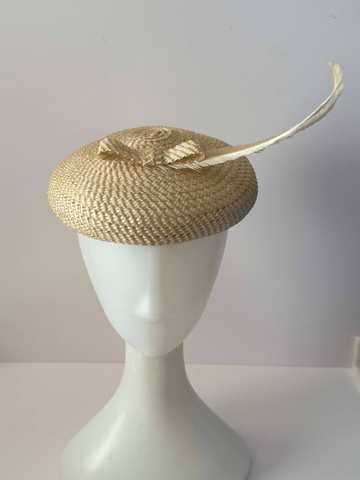 1950s Clover Lane Vintage Ivory Straw Hat with Feather | Mid Century Tilt Cocktail Hat | Vintage Bridal Hat