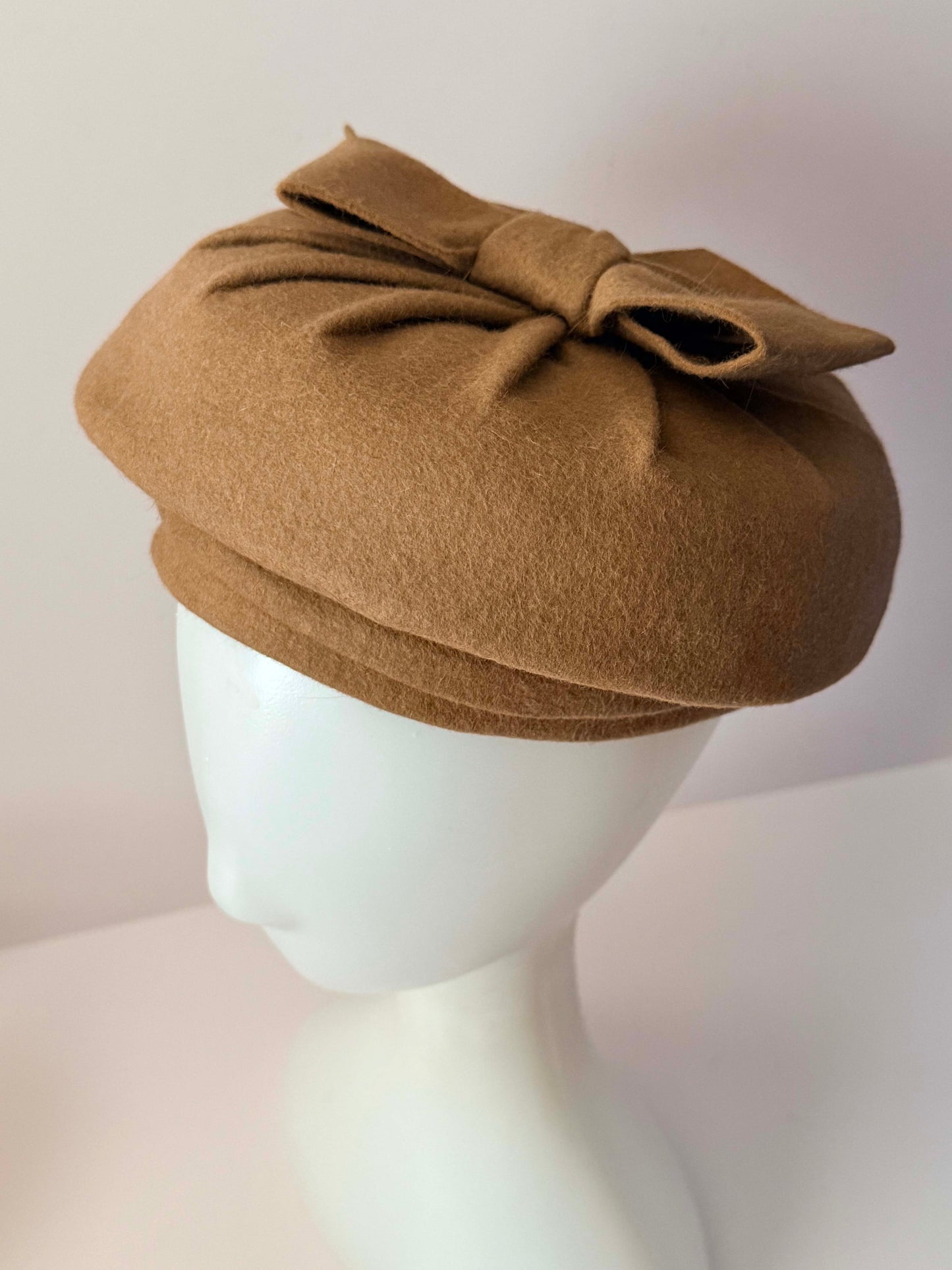 Vintage Sally Victor Hat Camel Wool Felt Bow I Magnin 1950s Designer Women's Ha