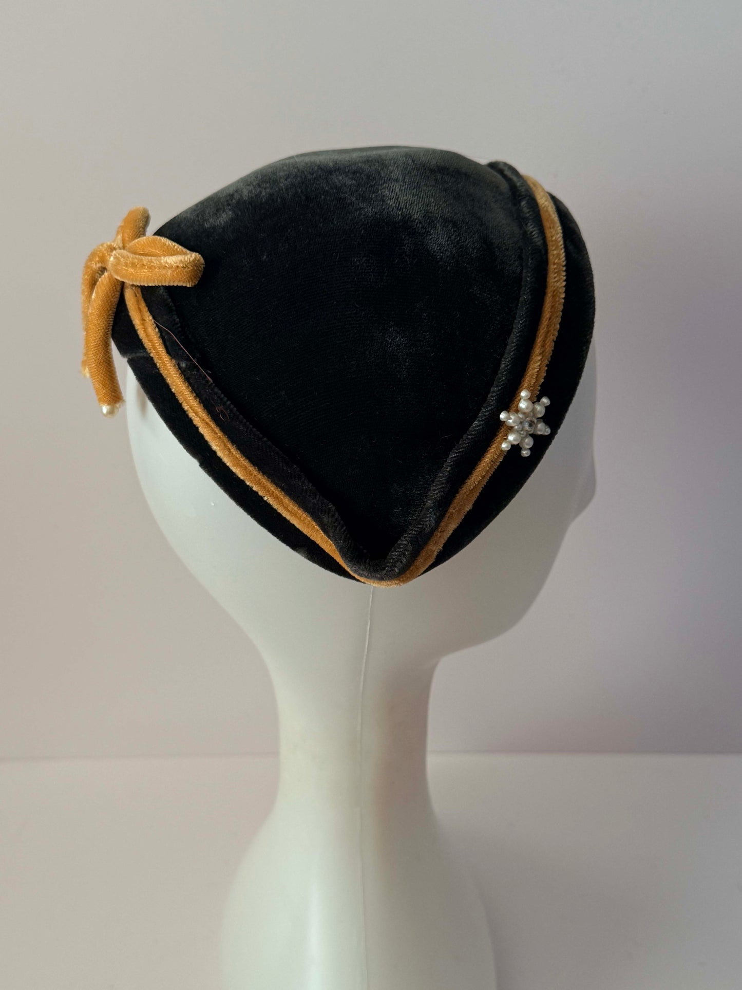 Vintage 1940s Black Velvet Half Hat Screenland Fashions Margaret O’Brien Gold Trim Pearl Vintage Hat