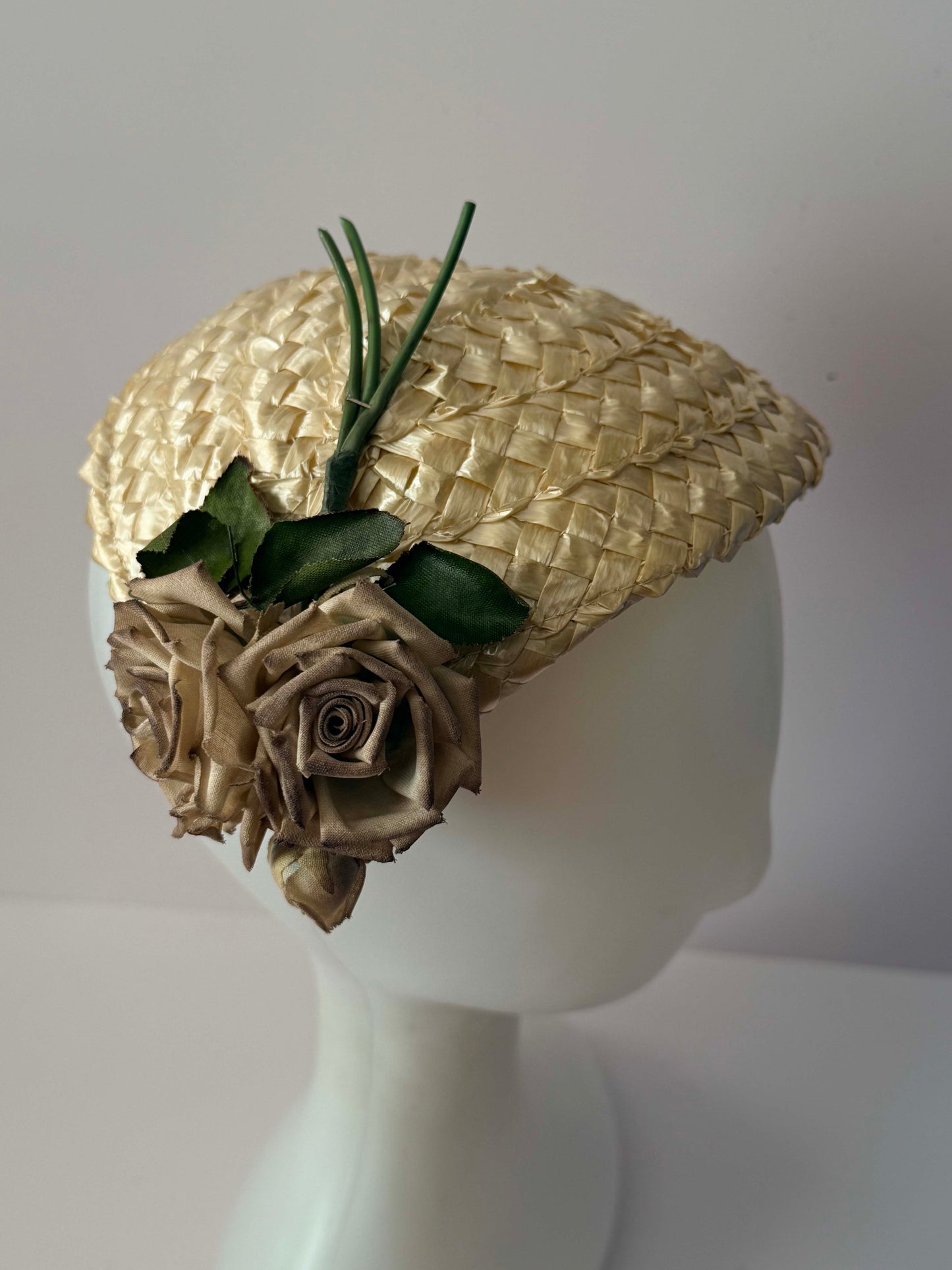 Vintage 1950s Ivory Straw Half Hat Fabric Roses Floral Bridal Wedding Cocktail Hat