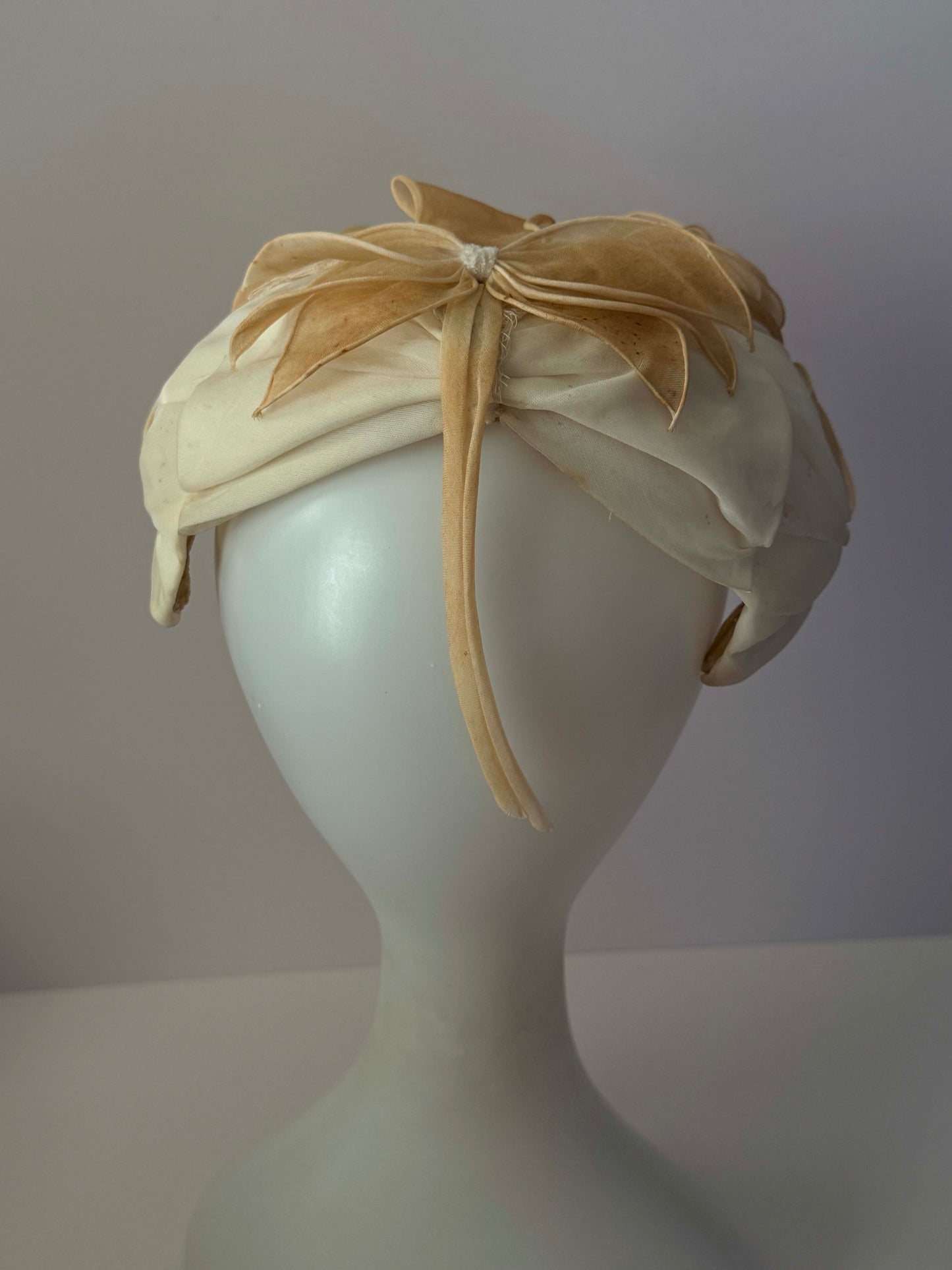 Vintage 1950s Ivory Veiled Hat Sculptural Organdy Bows Bridal Wedding Cocktail Half Hat