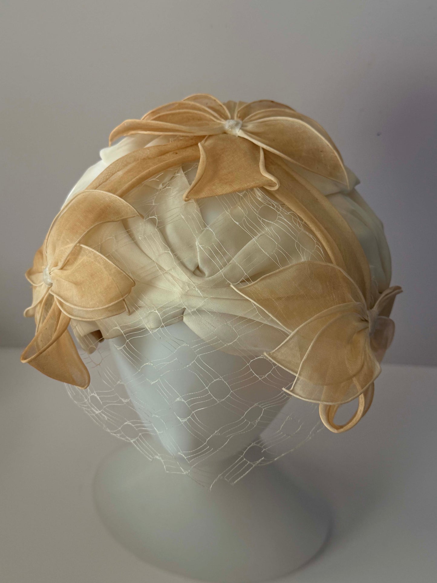 Vintage 1950s Ivory Veiled Hat Sculptural Organdy Bows Bridal Wedding Cocktail Half Hat