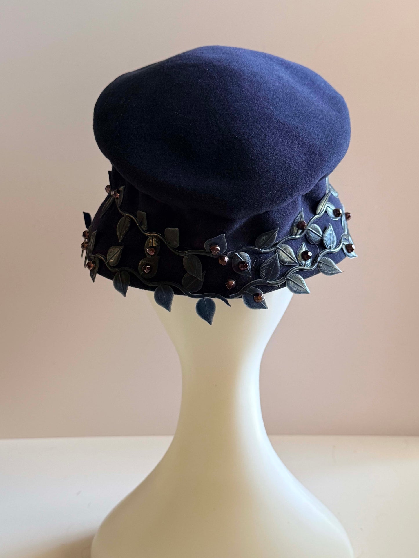 Vintage 1960s Navy Wool Cloche Hat Avril Modes Leaf Trim Mod Hat Sculpted Brim Elegant Fall Hat