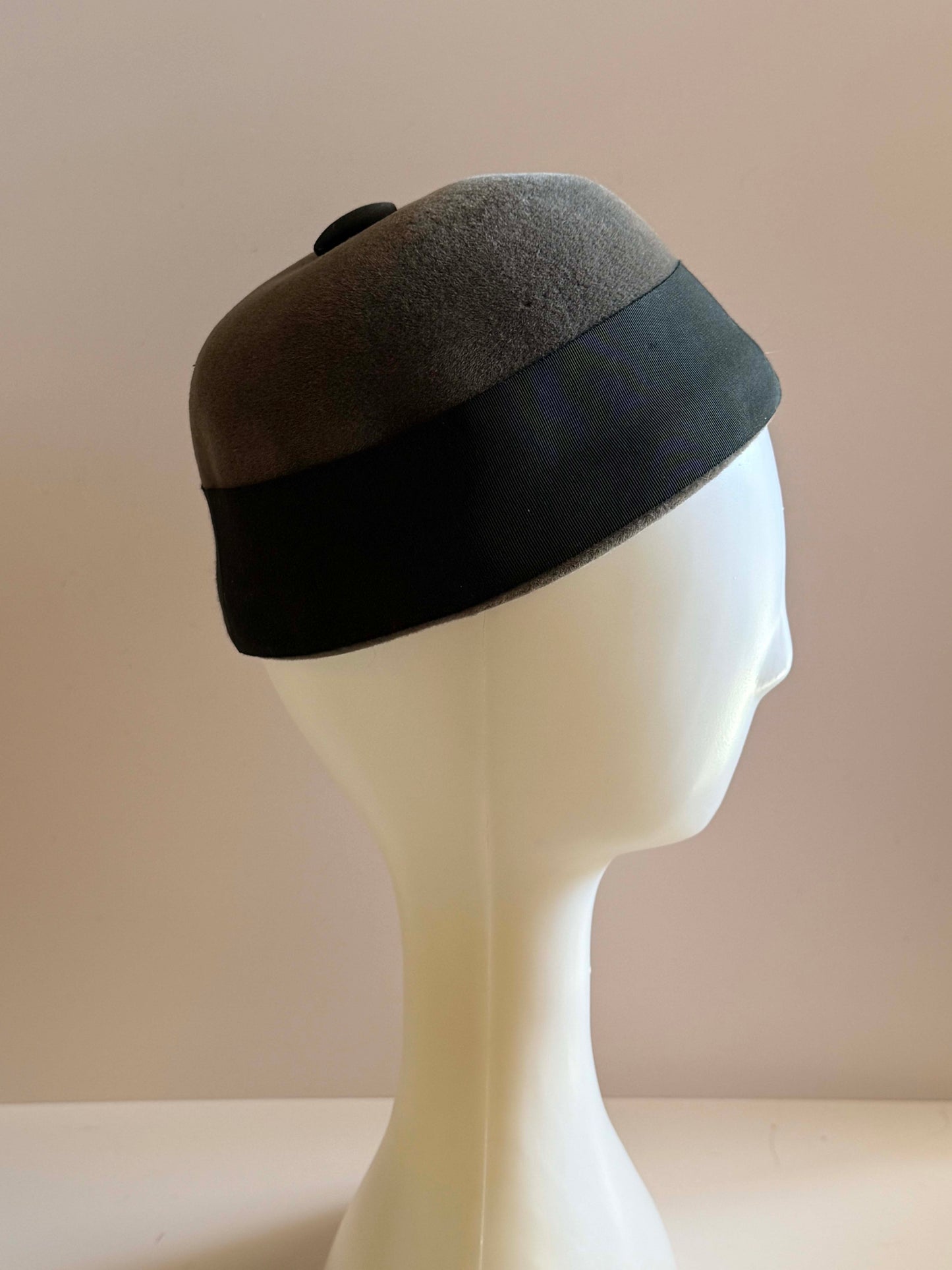 Vintage 1950s Betmar Gray Felt Pillbox Hat Black Grosgrain Band Classic Mid Century Cocktail Hat Minimalist Millinery