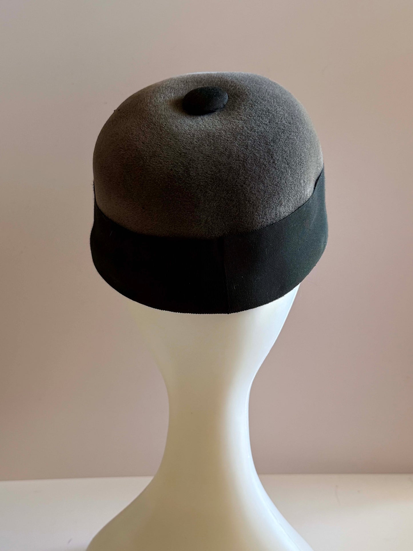 Vintage 1950s Betmar Gray Felt Pillbox Hat Black Grosgrain Band Classic Mid Century Cocktail Hat Minimalist Millinery