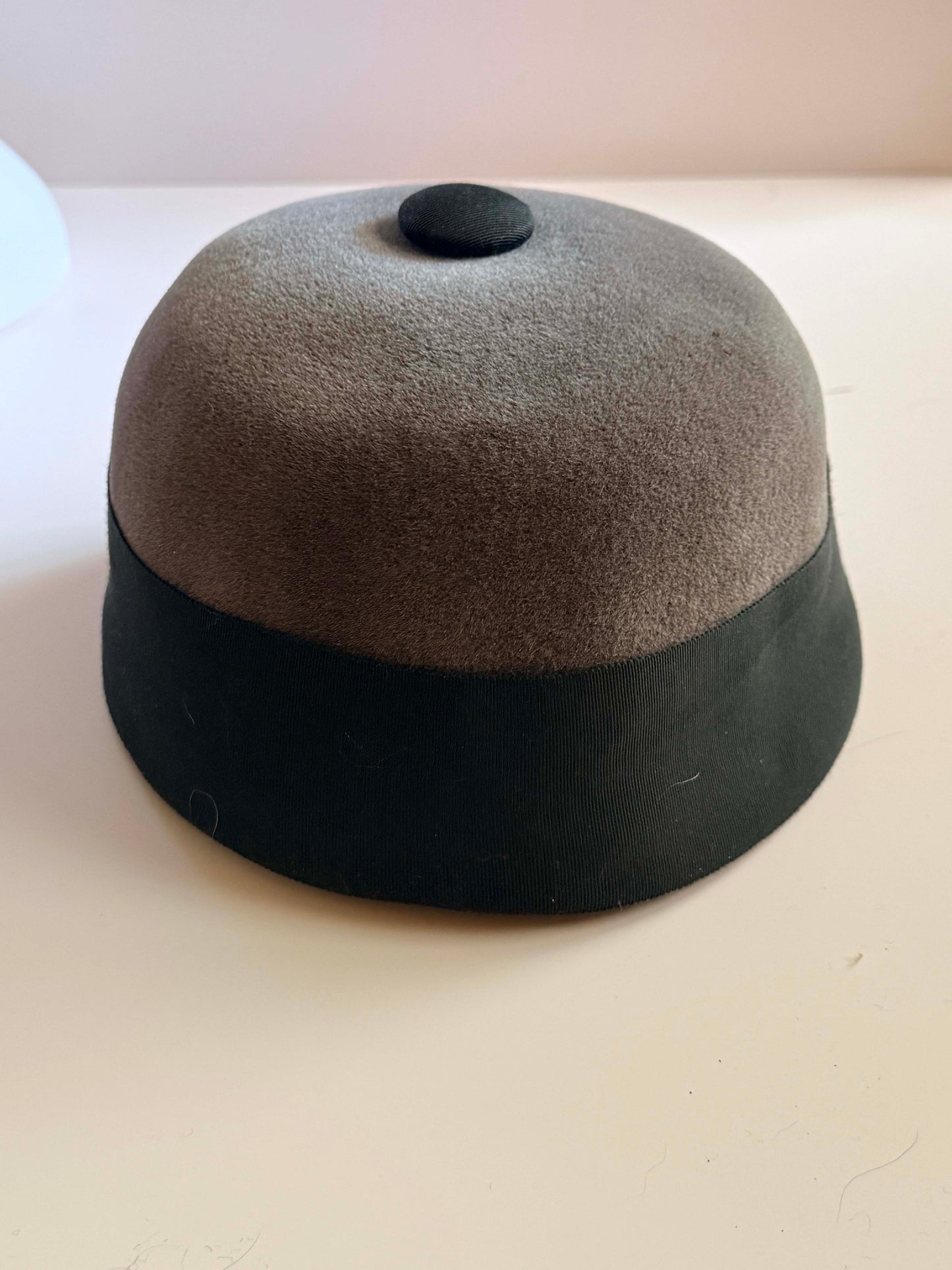 Vintage 1950s Betmar Gray Felt Pillbox Hat Black Grosgrain Band Classic Mid Century Cocktail Hat Minimalist Millinery