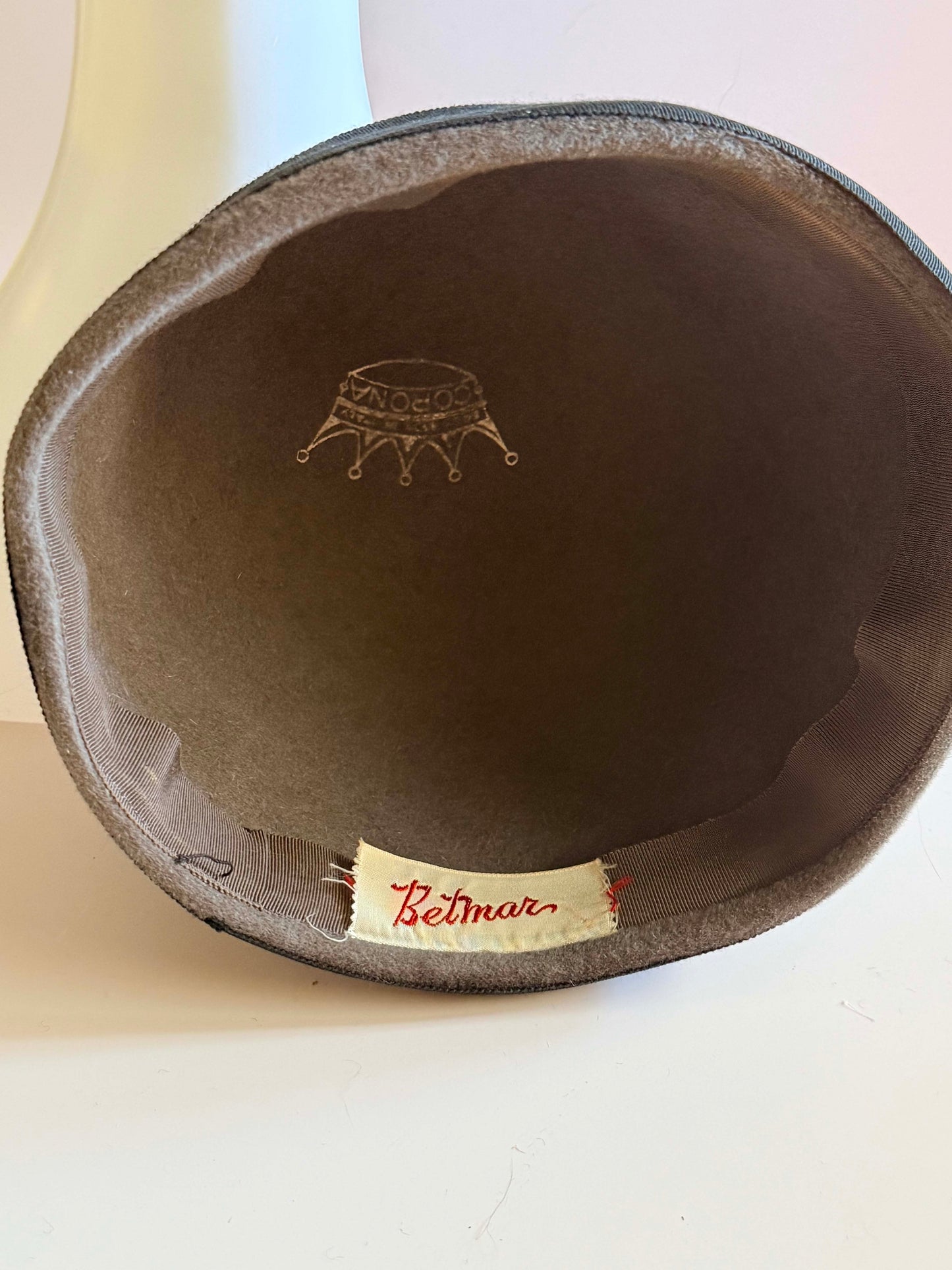 Vintage 1950s Betmar Gray Felt Pillbox Hat Black Grosgrain Band Classic Mid Century Cocktail Hat Minimalist Millinery