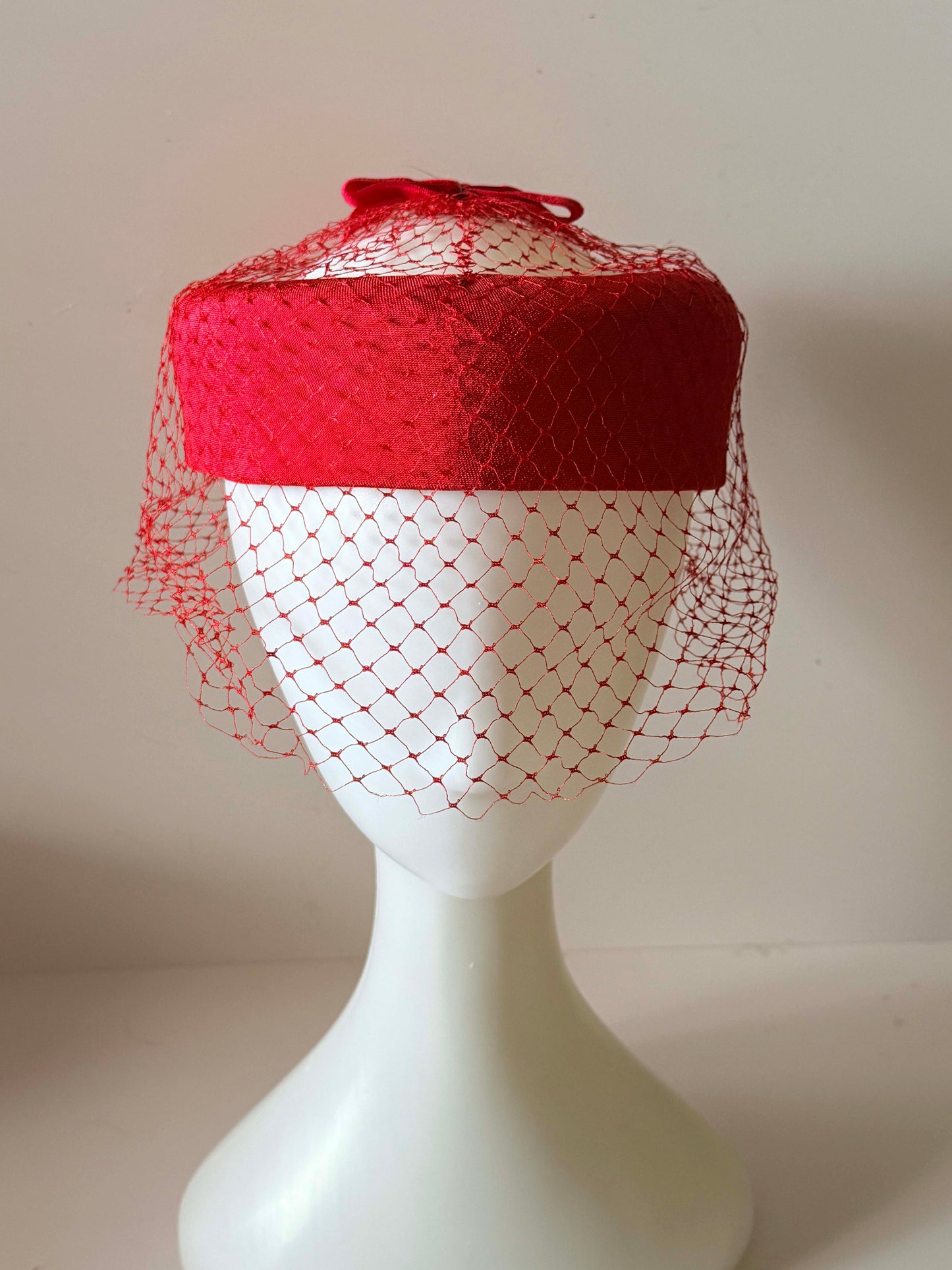 Vintage 1950s Red Halo Hat Veil Satin Bow Fascinator Hat Romantic Cocktail Bridal Headpiece