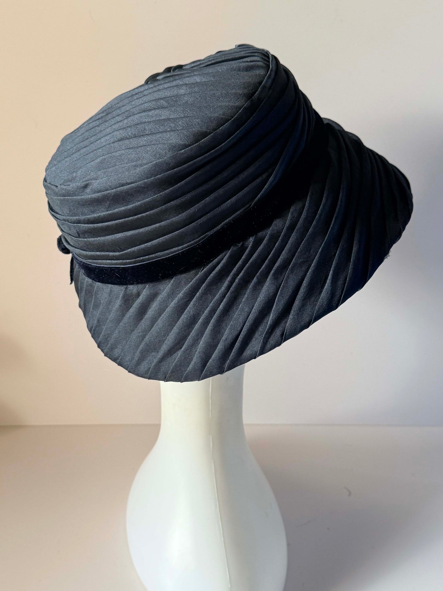 Vintage 1960s Inky Navy Organza Bucket Hat Dark Navy Black Pleated Sculptural Brim Women's Millinery