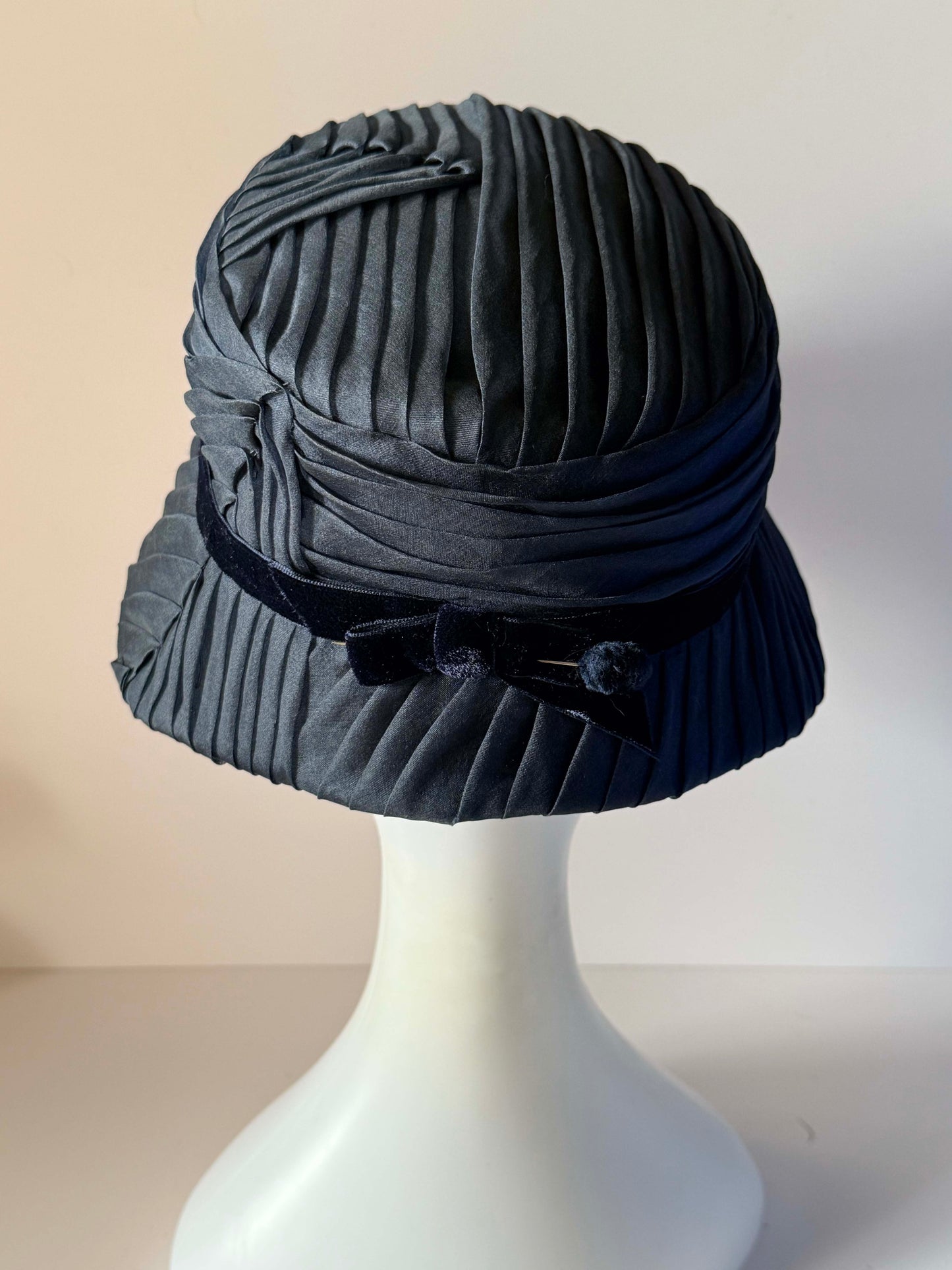 Vintage 1960s Inky Navy Organza Bucket Hat Dark Navy Black Pleated Sculptural Brim Women's Millinery