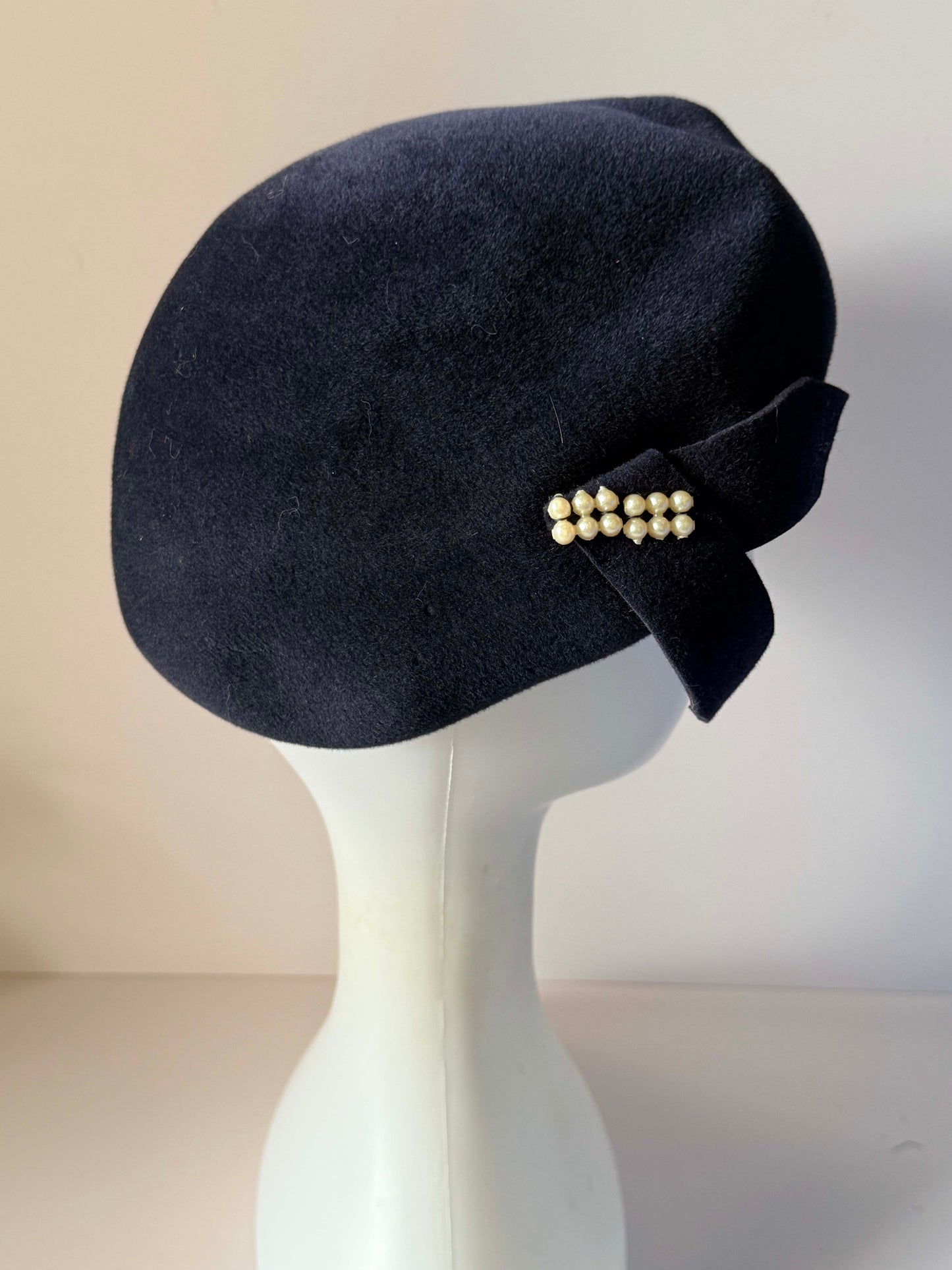 Vintage 1950s Inky Navy Felt Beret Hat Pearl Bow Trim Sculptural Tilt Hat Women's Mid Century Millinery