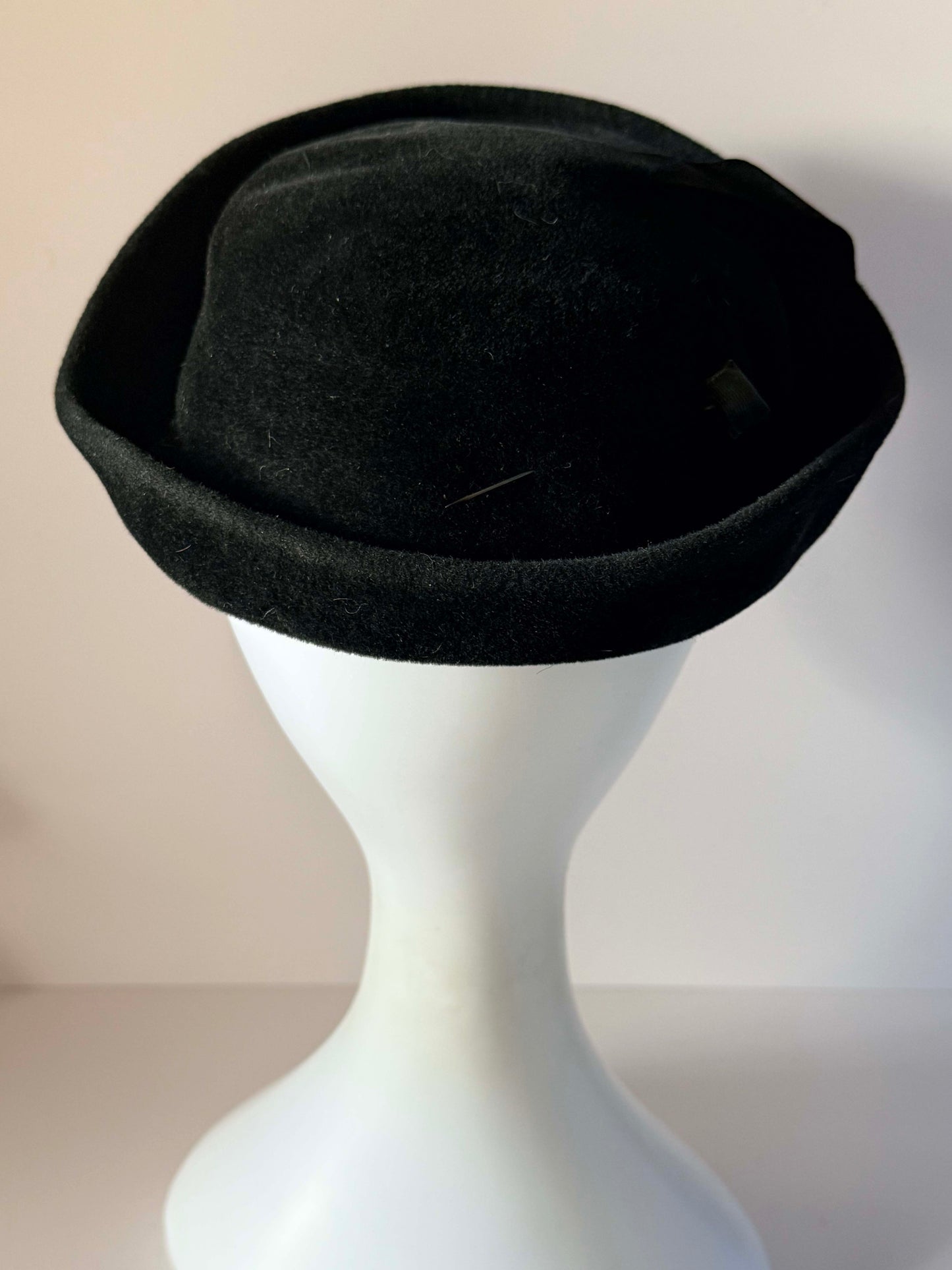 Vintage 1950s Leslie James Black French Velour Felt Hat Rhinestone Buckle Sculptural Brim Crescent Spokane Millinery