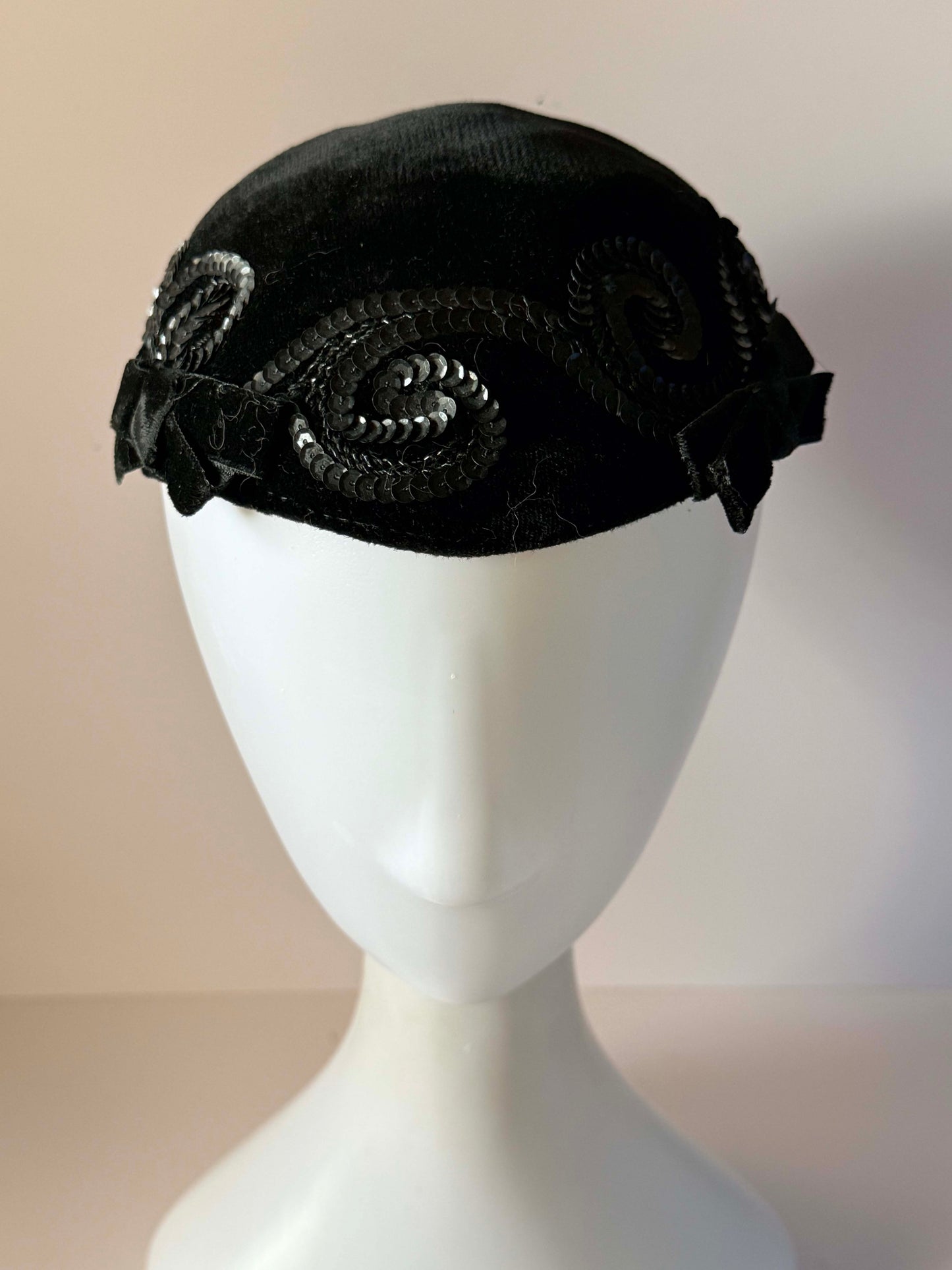 Vintage 1940s Black Velvet Calot Hat Black Sequin Scroll Embroidery Velvet Bow Trim Women's Evening Cocktail Millinery