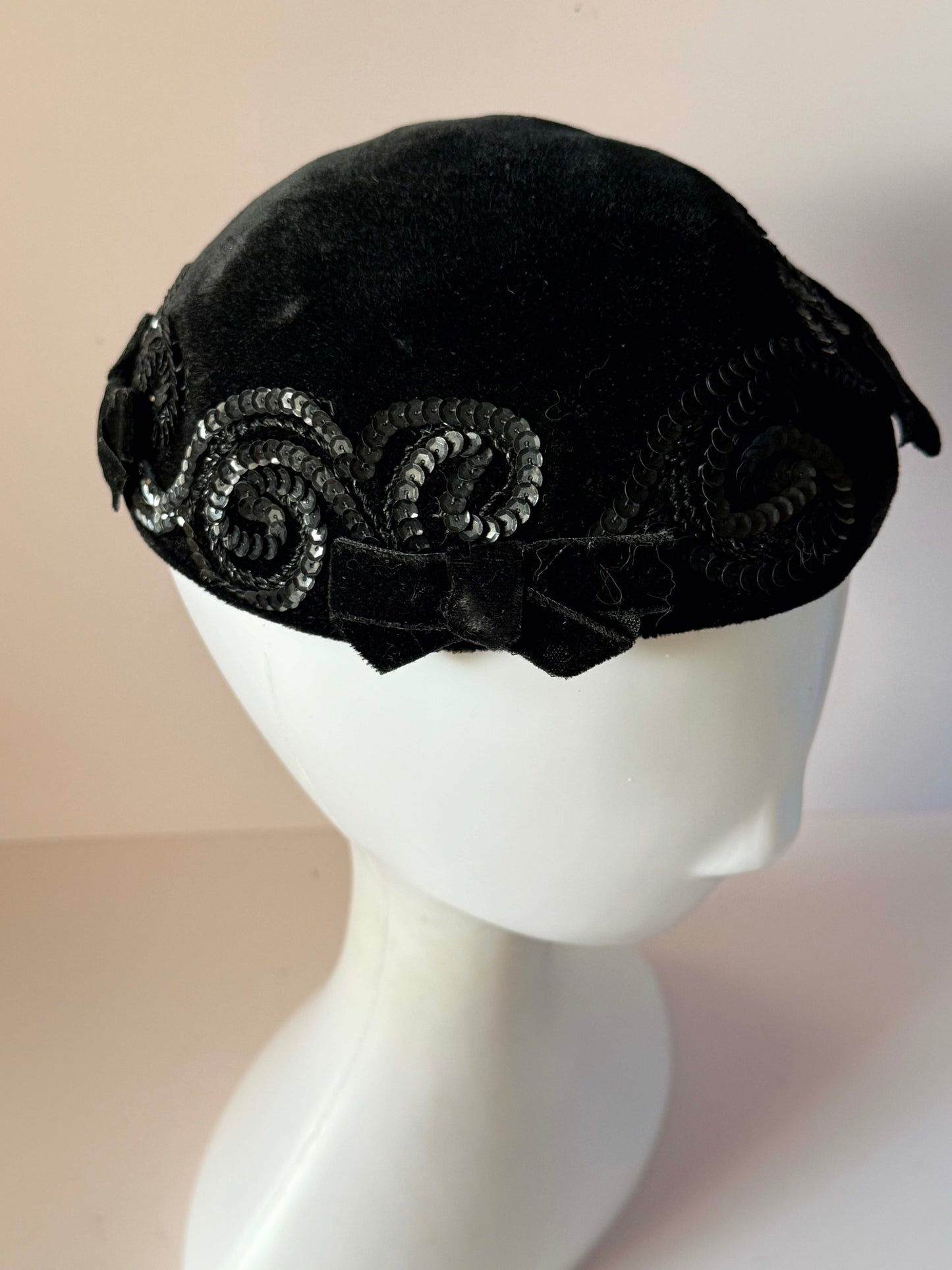 Vintage 1940s Black Velvet Calot Hat Black Sequin Scroll Embroidery Velvet Bow Trim Women's Evening Cocktail Millinery