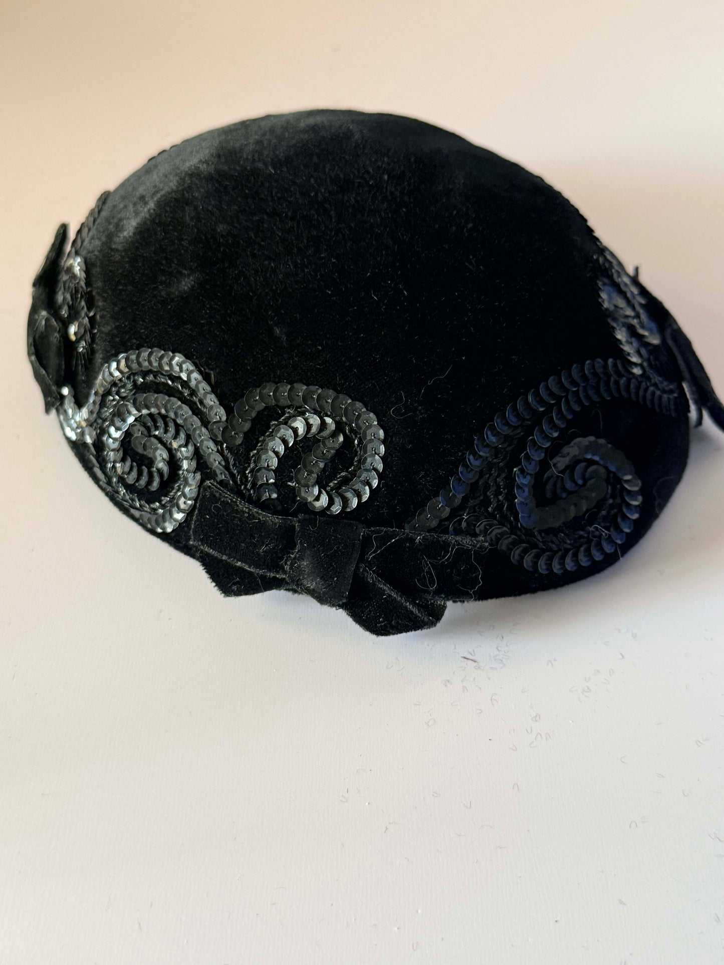 Vintage 1940s Black Velvet Calot Hat Black Sequin Scroll Embroidery Velvet Bow Trim Women's Evening Cocktail Millinery