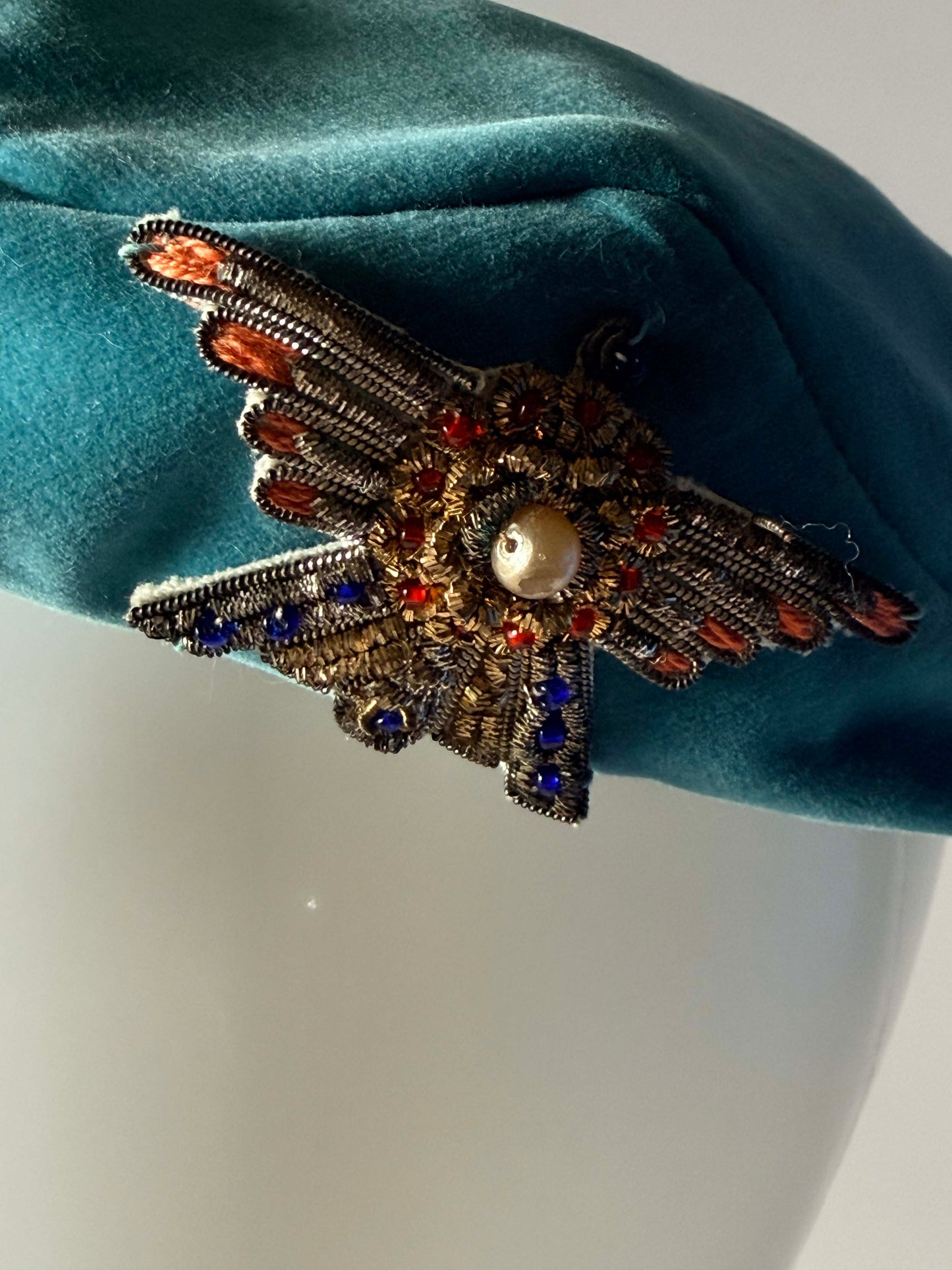 Vintage 1940s Turquoise Velvet Tilt Hat Jeweled Bird Appliqué Blue Cocktail Hat Sculpted WWII Era Millinery