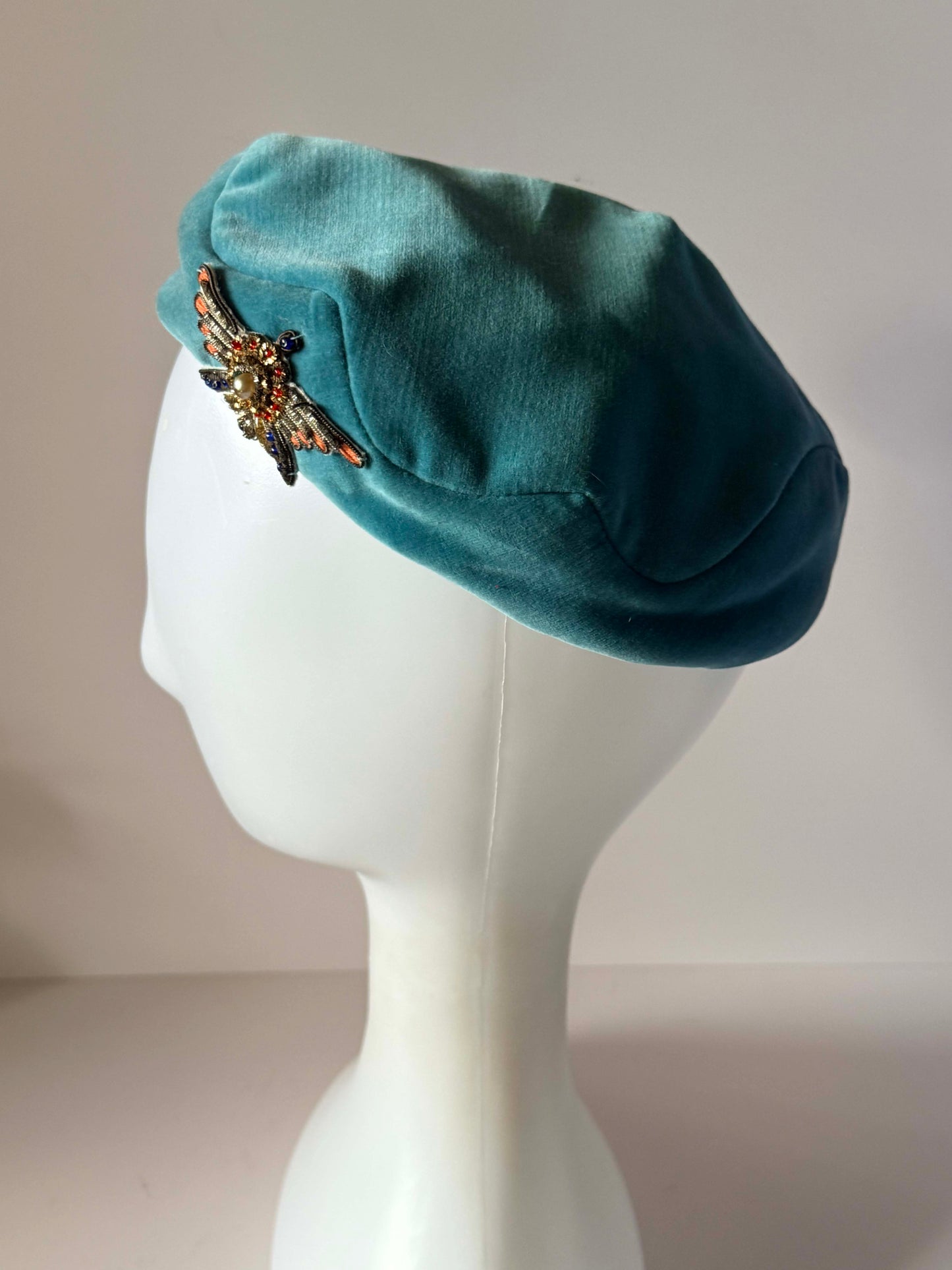 Vintage 1940s Turquoise Velvet Tilt Hat Jeweled Bird Appliqué Blue Cocktail Hat Sculpted WWII Era Millinery