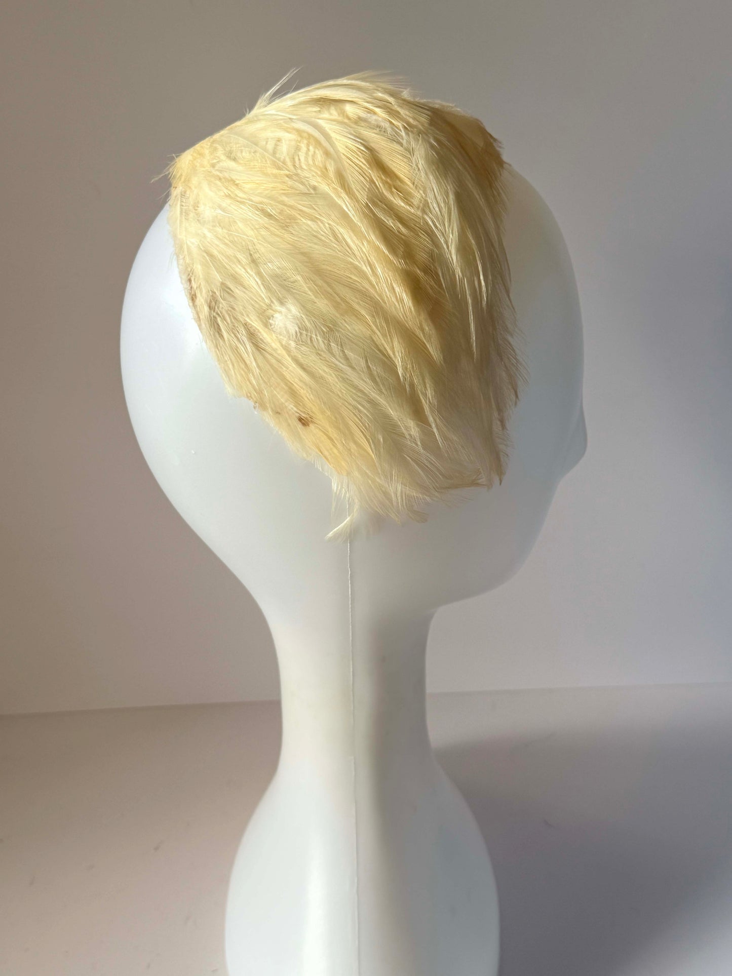 Vintage 1950s Ivory Feather Half Hat Cream Feather Cocktail Cap Bridal Wedding Millinery