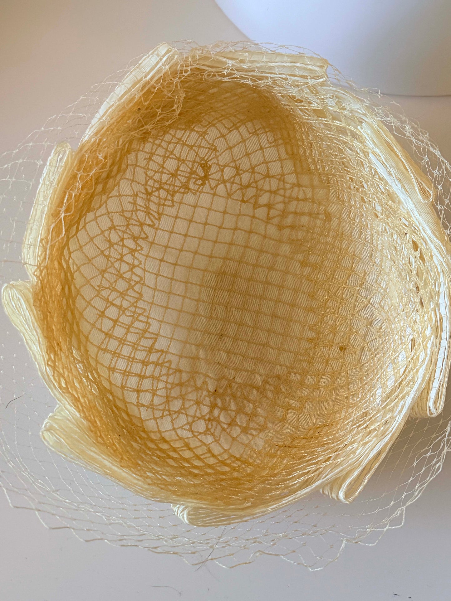 Vintage 1950s Ivory Ribbon Pleated Veiled Pillbox Hat Sculptural Cocktail Bridal Hat Mid Century Wedding Millinery