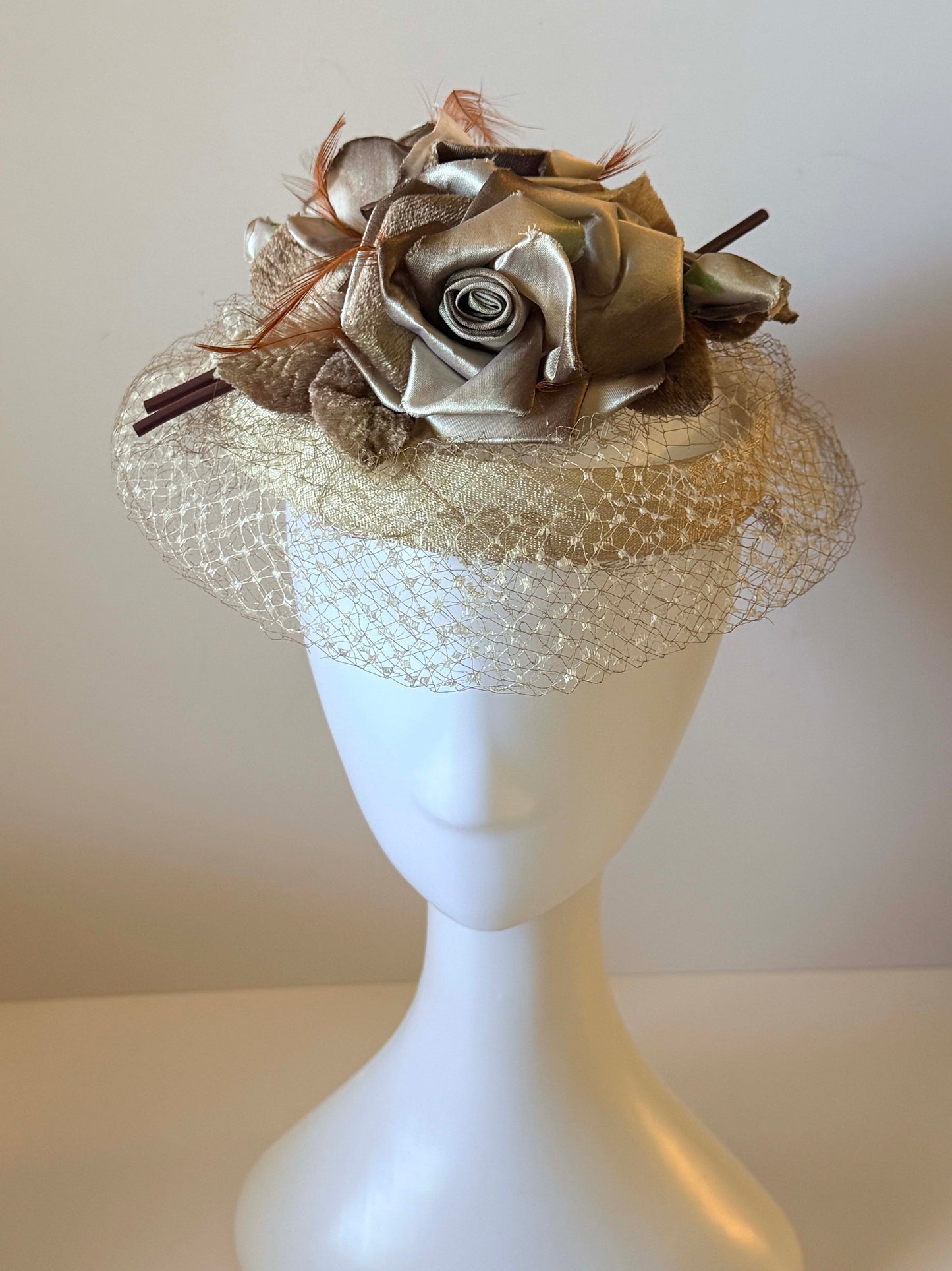 Vintage 1950s Champagne Floral Fascinator Veil Hat Satin Rose Cocktail Headpiece Feather Netting Romantic Millinery