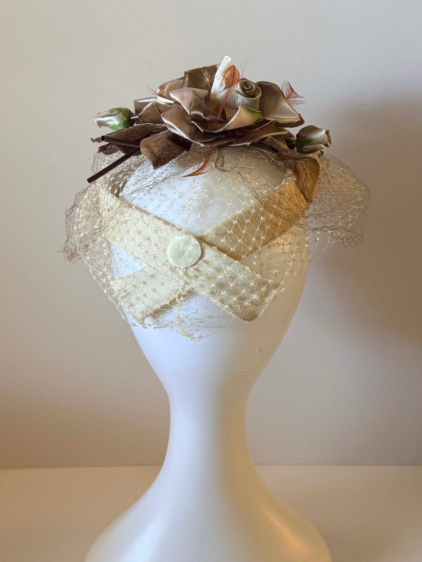 Vintage 1950s Champagne Floral Fascinator Veil Hat Satin Rose Cocktail Headpiece Feather Netting Romantic Millinery