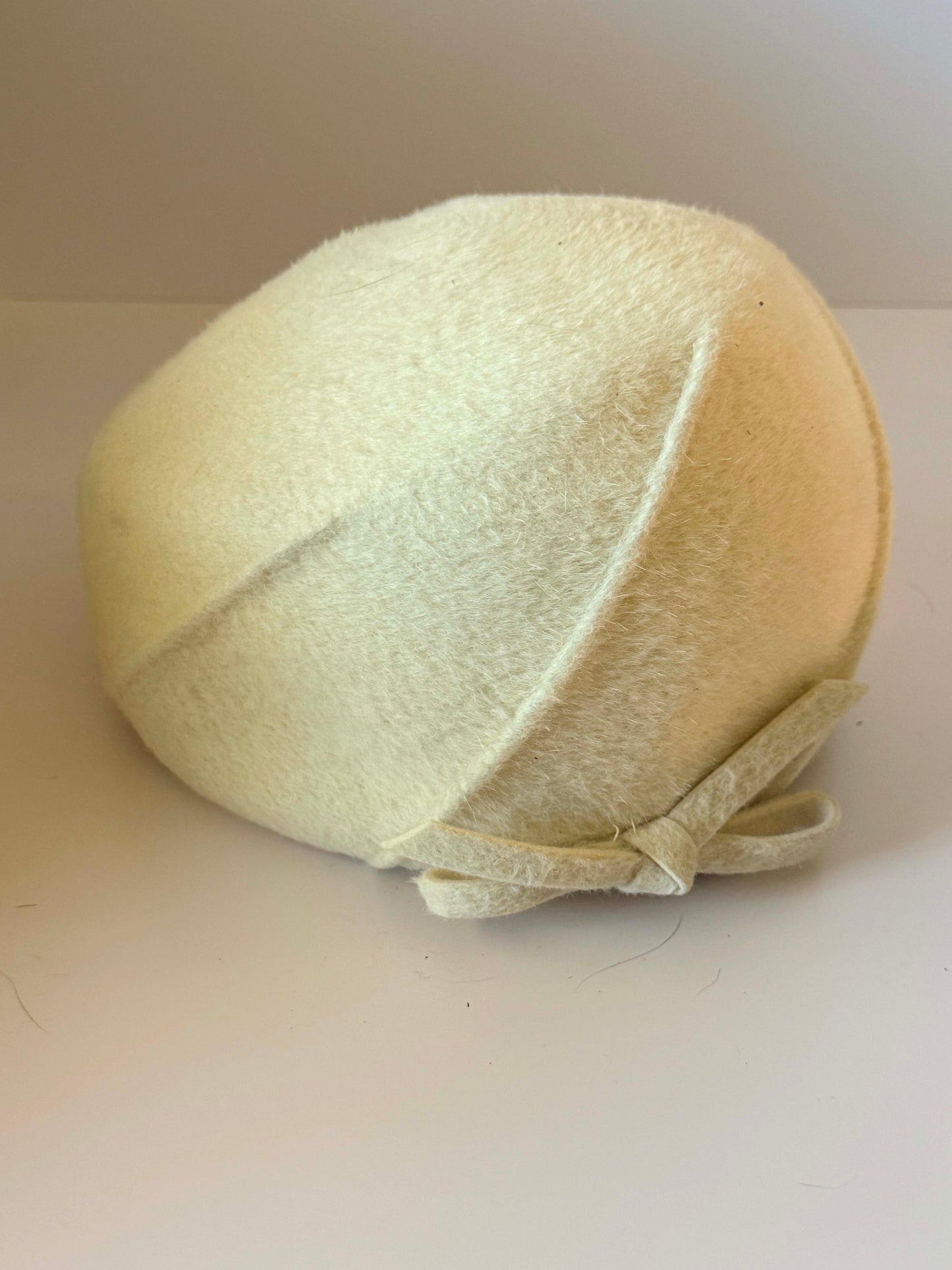 1950s Ivory Angora Tilt Hat – Soft Fuzzy Wool Cocktail Hat – Minimalist Mid-Century Elegance