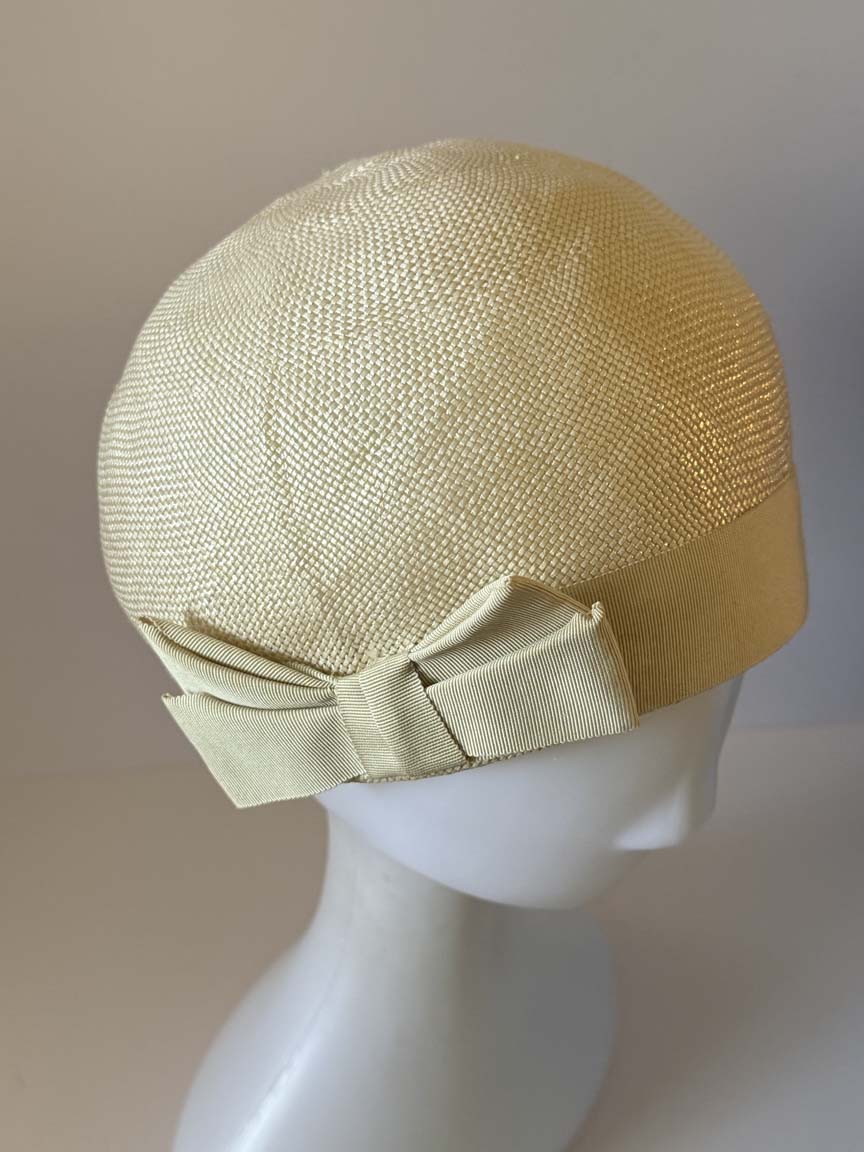 Vintage 1960s Ivory Straw Cloche Hat Grosgrain Ribbon Bow Brimless Women's Mod Wedding Bridal Hat