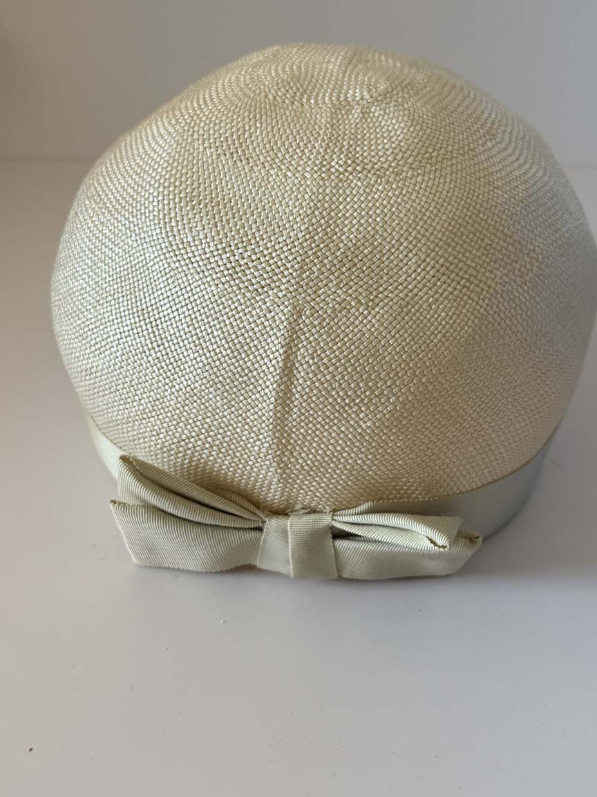 Vintage 1960s Ivory Straw Cloche Hat Grosgrain Ribbon Bow Brimless Women's Mod Wedding Bridal Hat
