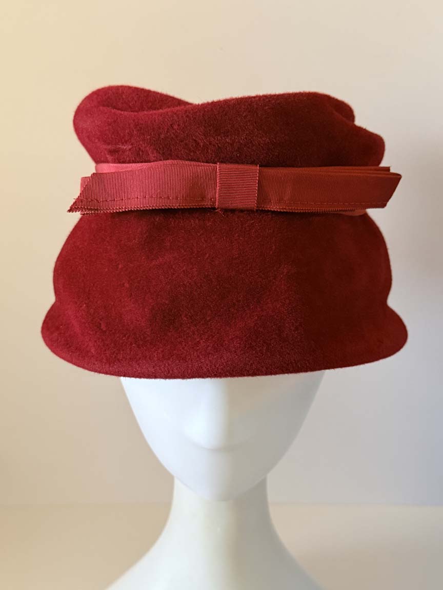 Vintage 1960s Deep Red Wool Felt Cloche Hat Sculptural Rolled Brim Grosgrain Bow Women's Mod Mid Century Hat