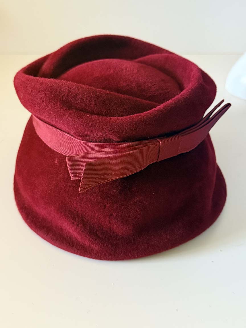 Vintage 1960s Deep Red Wool Felt Cloche Hat Sculptural Rolled Brim Grosgrain Bow Women's Mod Mid Century Hat