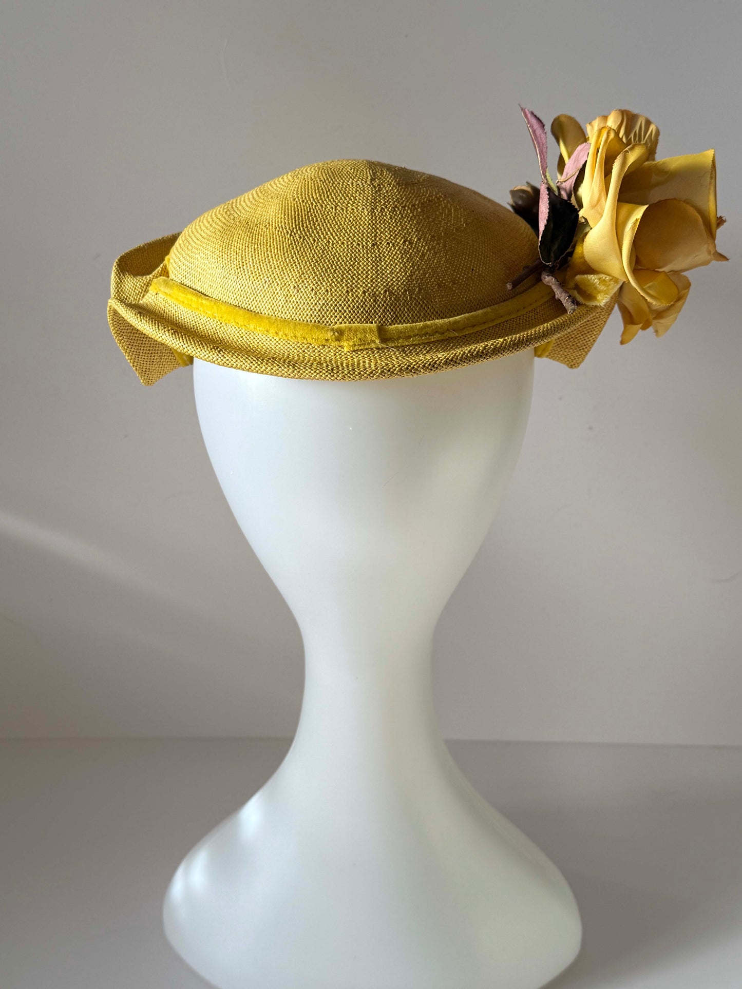 1950s–1960s Royce Exclusive Yellow Straw Hat – Floral Pillbox Tilt Hat – Mid Century Garden Party / Bridal Statement