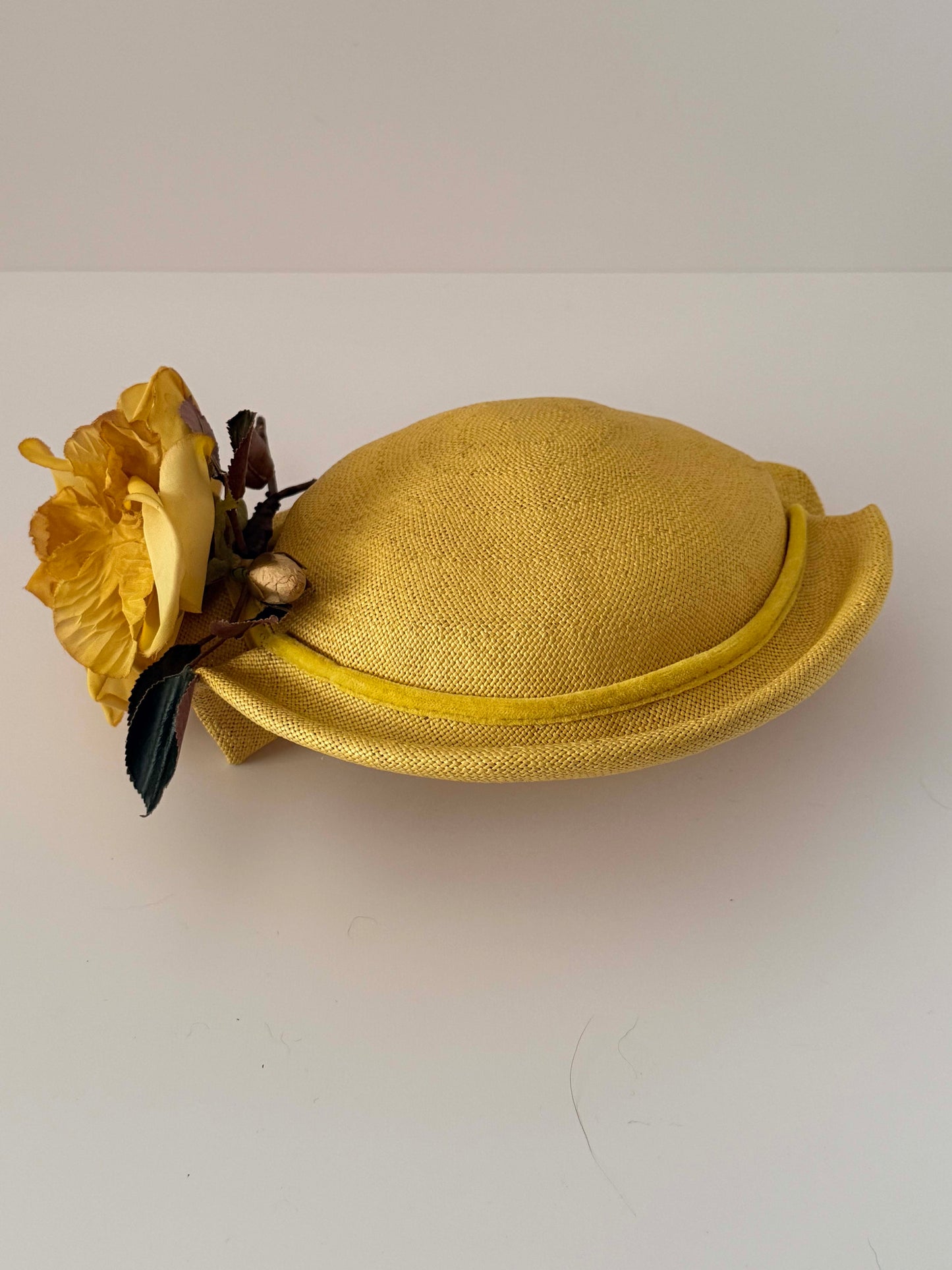 1950s–1960s Royce Exclusive Yellow Straw Hat – Floral Pillbox Tilt Hat – Mid Century Garden Party / Bridal Statement