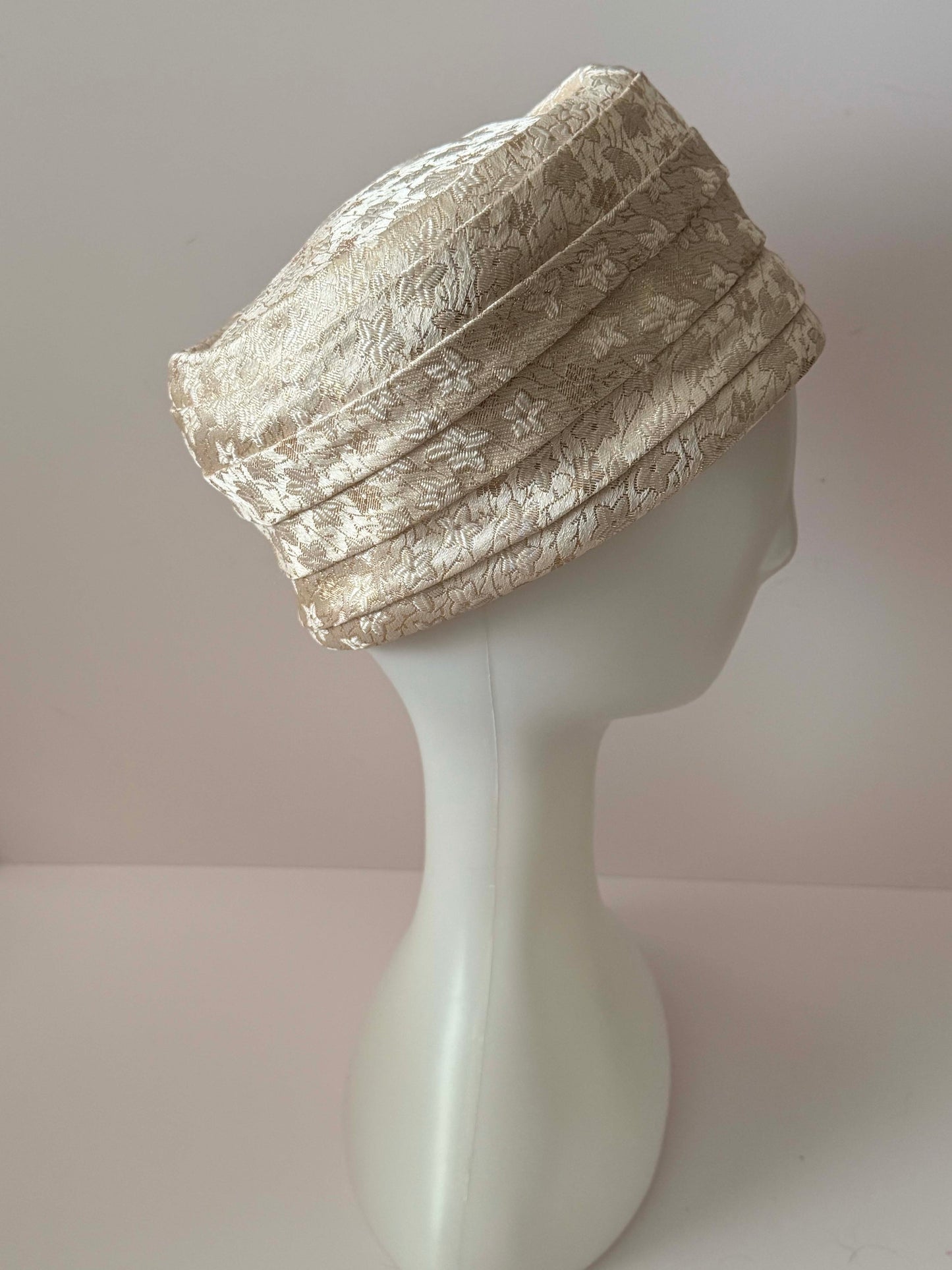 1960s Vintage Ivory Brocade Pillbox Hat – Textured Floral Jacquard – Mid Century Bridal / Cocktail Hat