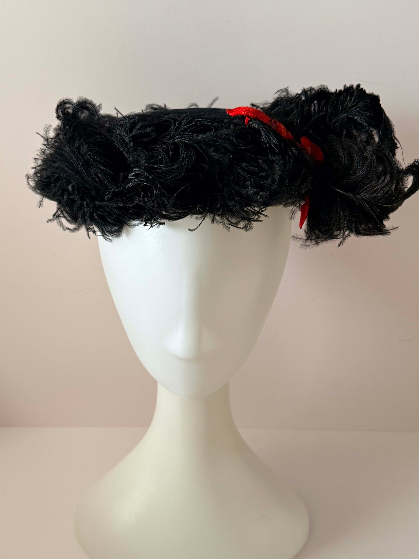 Vintage 1940s Innes Wichita Black Feather Trim Boater Hat – Sculptural Plume Boater with Red Velvet Accent Old Hollywood Millinery