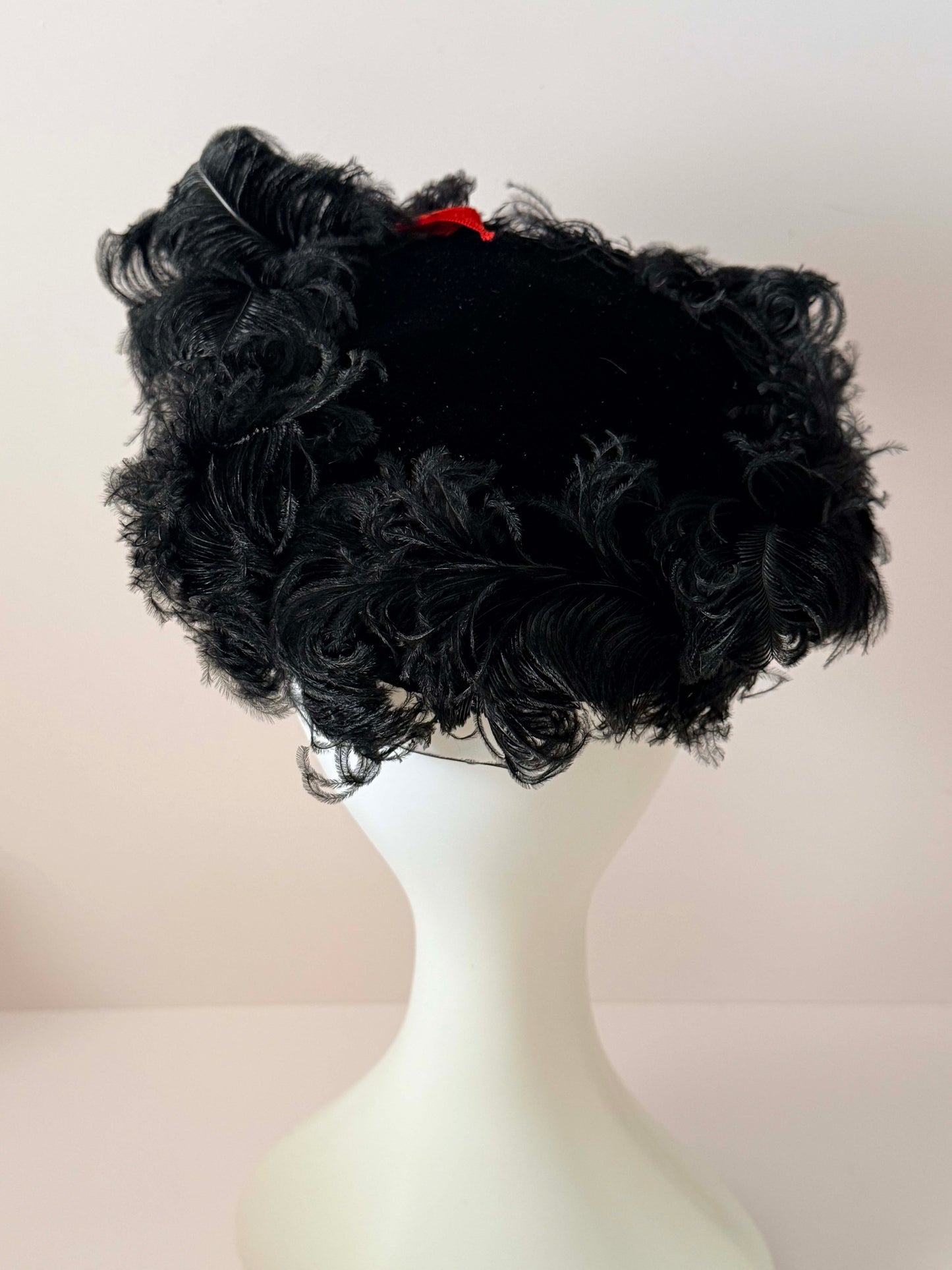 Vintage 1940s Innes Wichita Black Feather Trim Boater Hat – Sculptural Plume Boater with Red Velvet Accent Old Hollywood Millinery