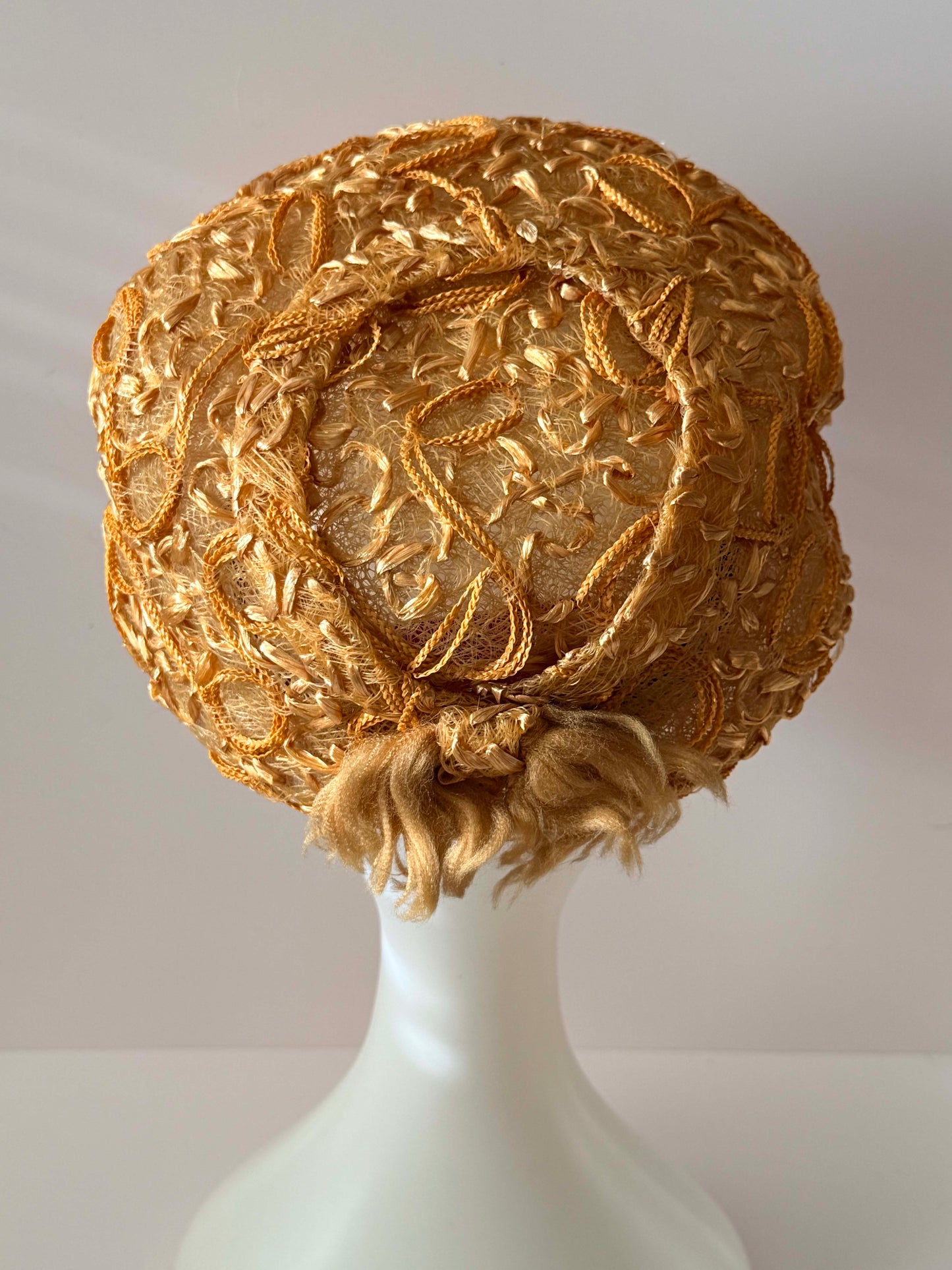 1950s Schiaparelli Paris Raffia Cocktail Hat – Sculptural Straw Pillbox – Couture Textured Hat – Vintage Designer Statement