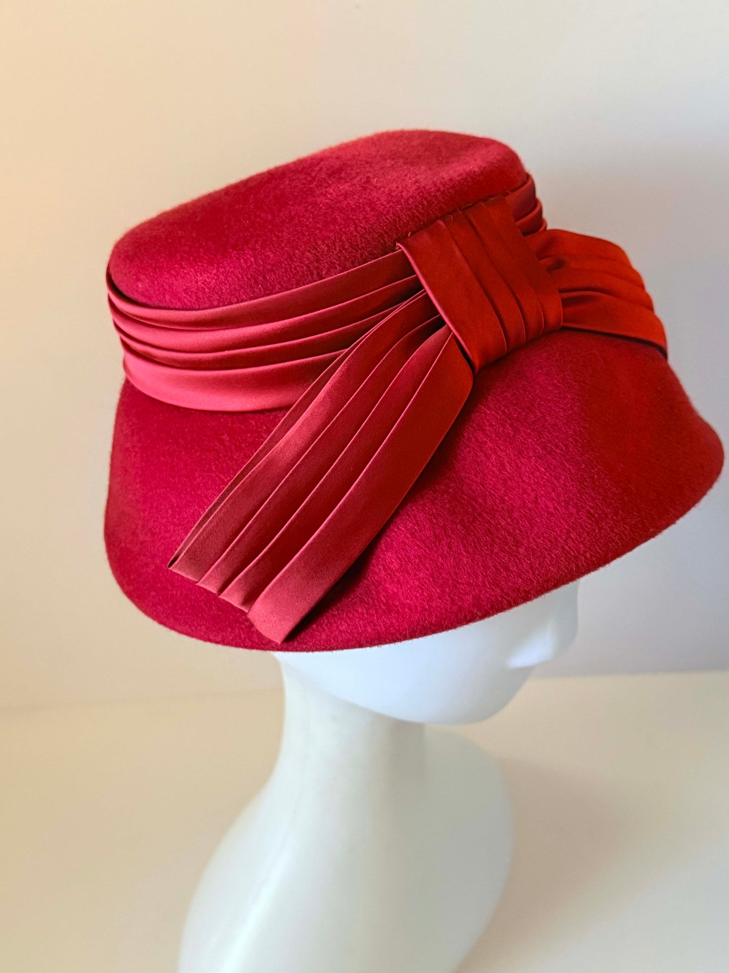 Vintage 1960s Red Wool Felt Cloche Hat Pleated Satin Bow Trim Women's Mid Century Mod Winter Hat