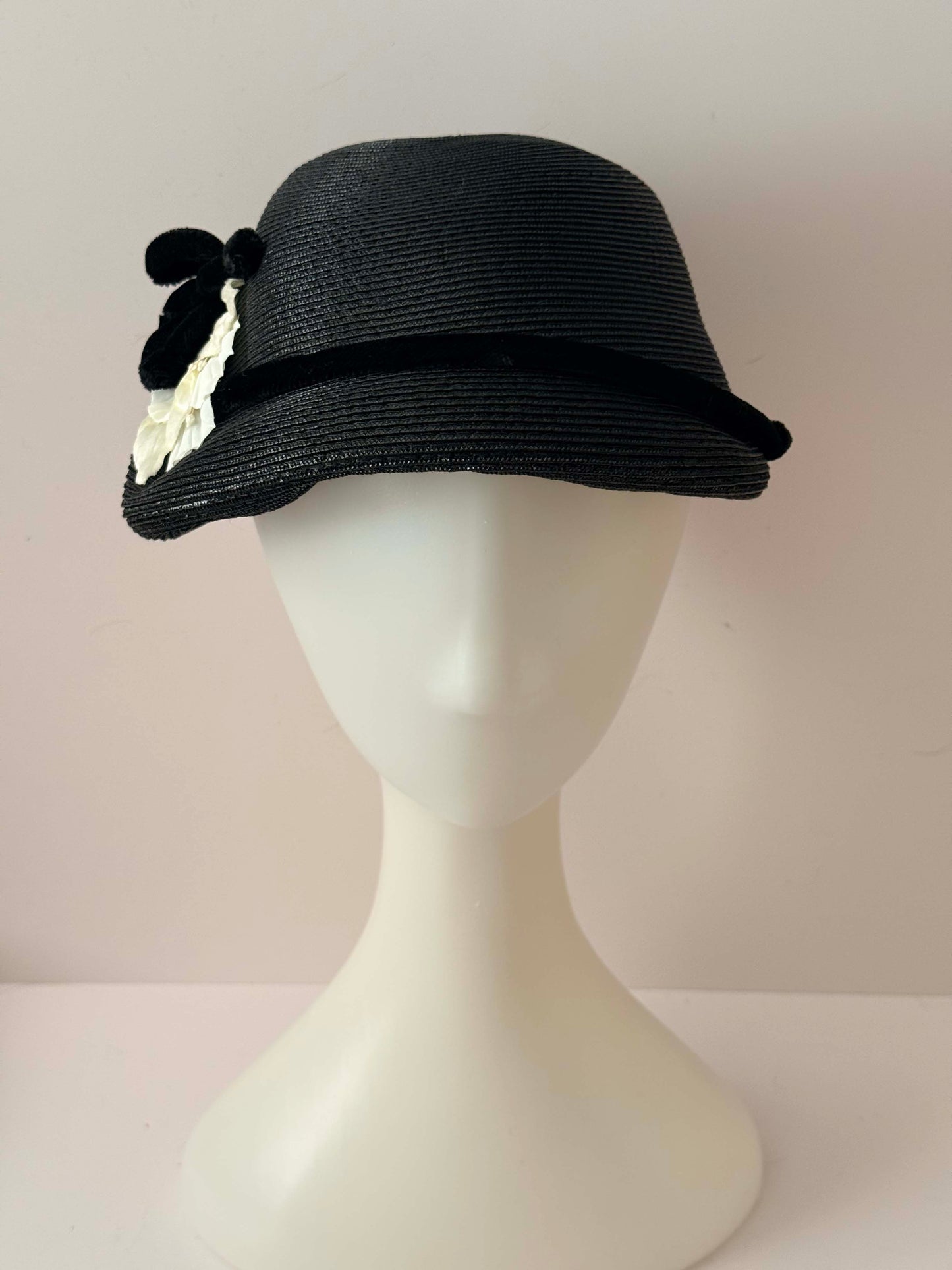 1960s Black Straw Cloche Hat – Sculptural Floral Trim Vintage Summer Hat