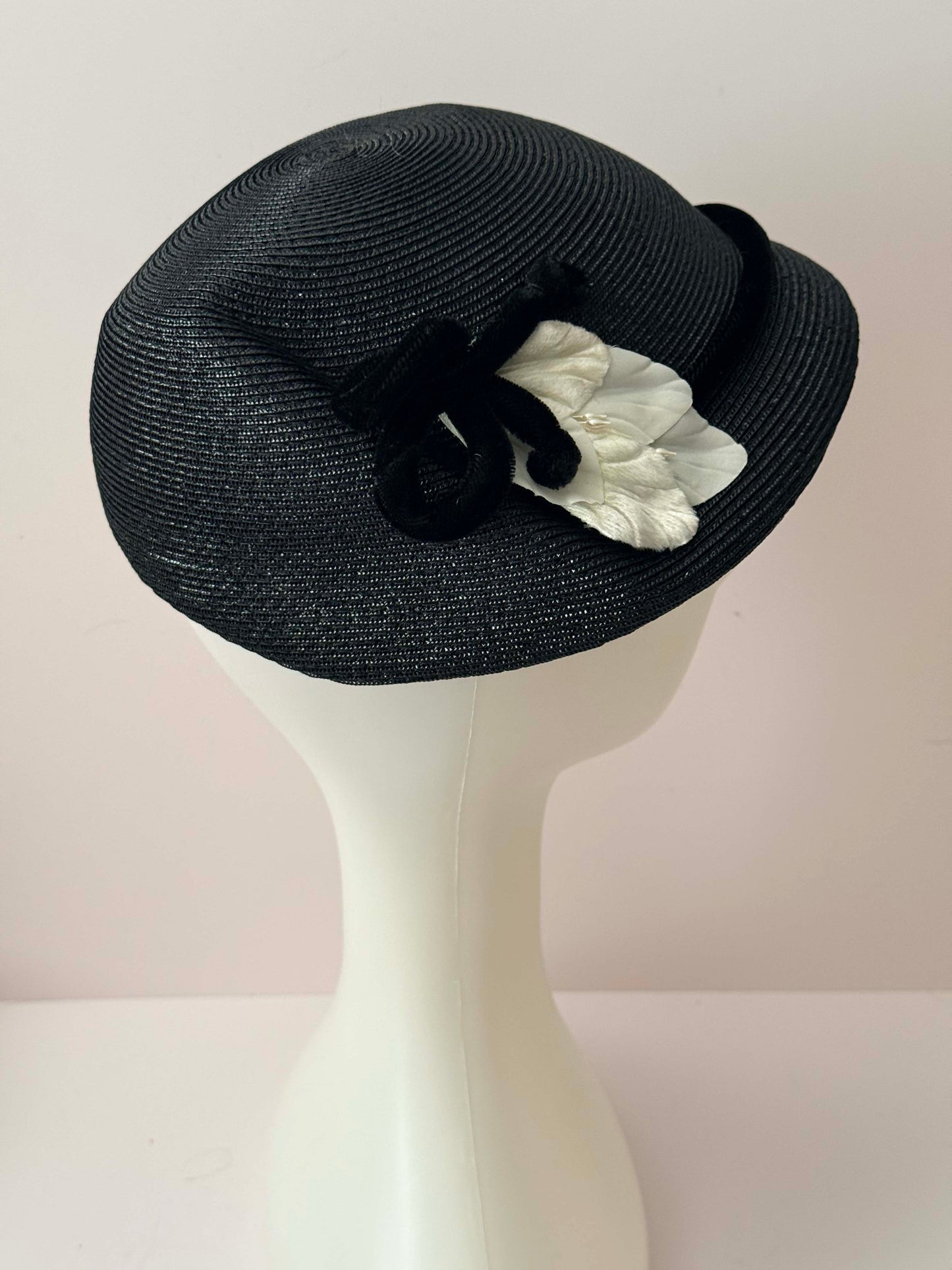 1960s Black Straw Cloche Hat – Sculptural Floral Trim Vintage Summer Hat