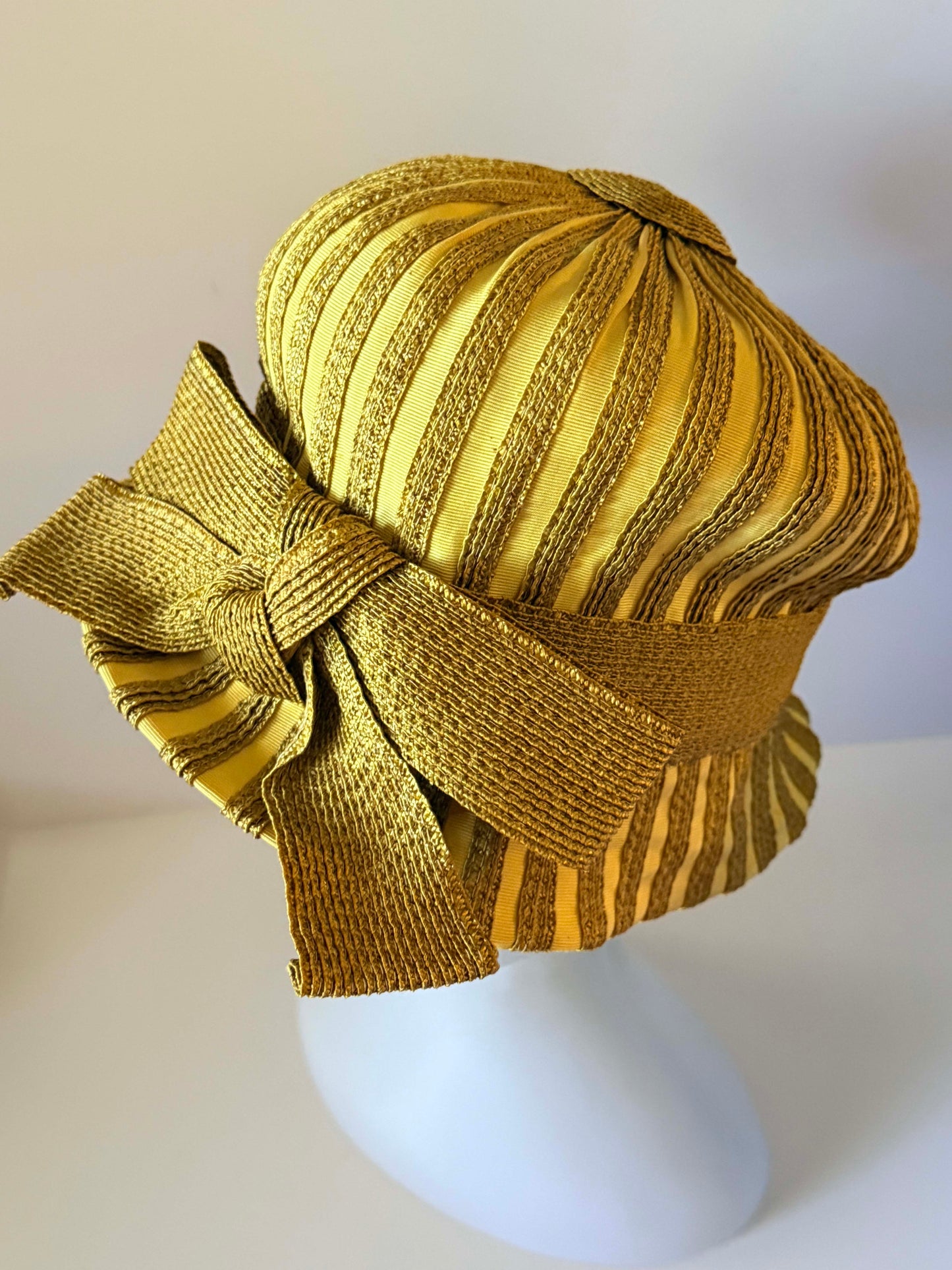 Vintage 1960s Robert Hyman Milwaukee Golden Straw Grosgrain Ribbon Hat Sculptural Bow Mid Century Women's Millinery