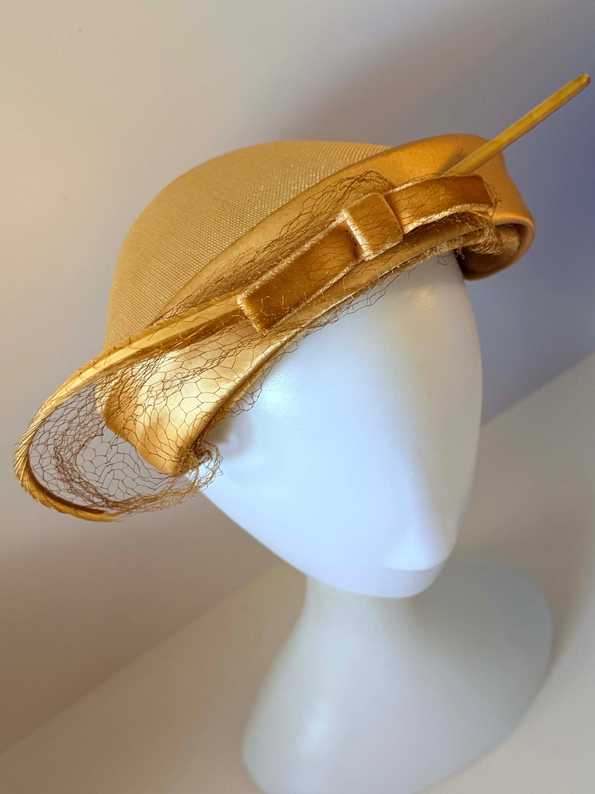 Vintage 1940s Champagne Gold Tilt Hat Sculptural Brim Bow Veil Women's WWII Era Cocktail Millinery