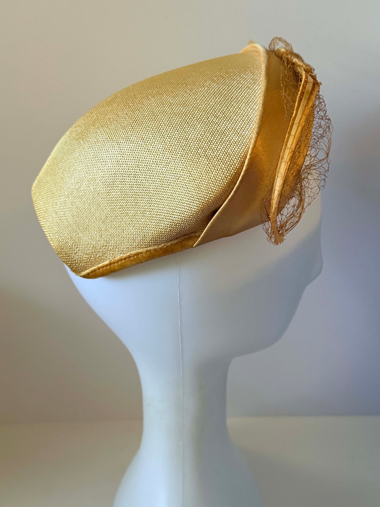Vintage 1940s Champagne Gold Tilt Hat Sculptural Brim Bow Veil Women's WWII Era Cocktail Millinery