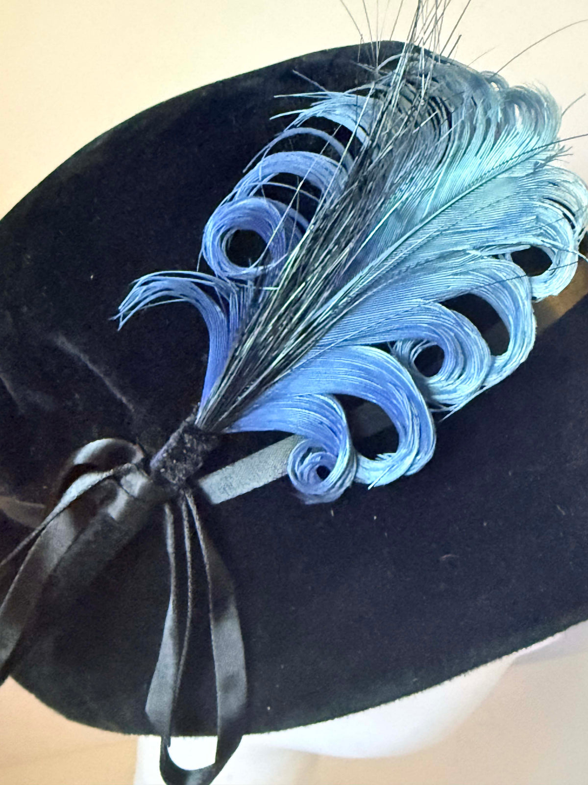Vintage 1940s Flechet Blue Black Velour Felt Hat Blue Feather Trim Made in France Women's French Millinery
